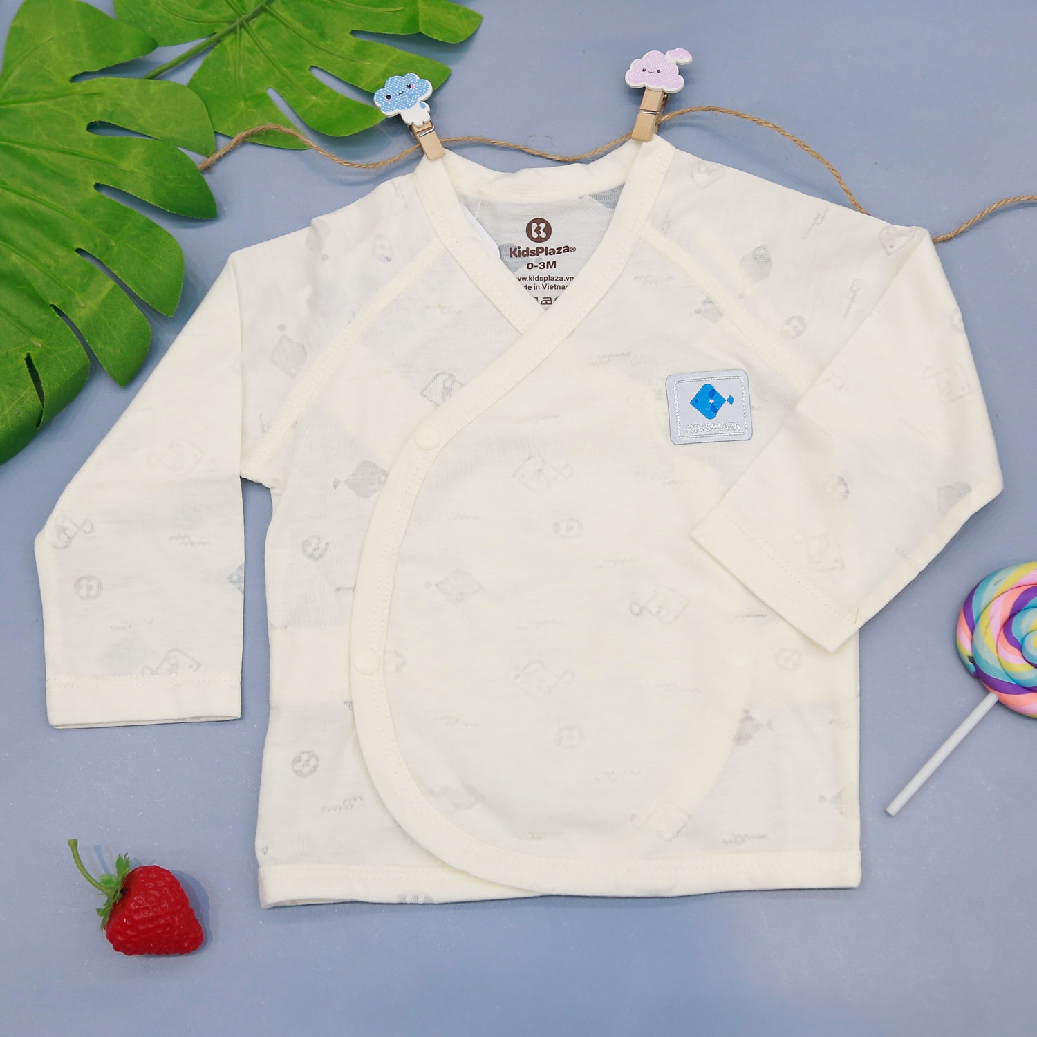 Bộ quần áo sơ sinh cài chéo KidsPlaza in cá HN21T (Vàng) hình 2