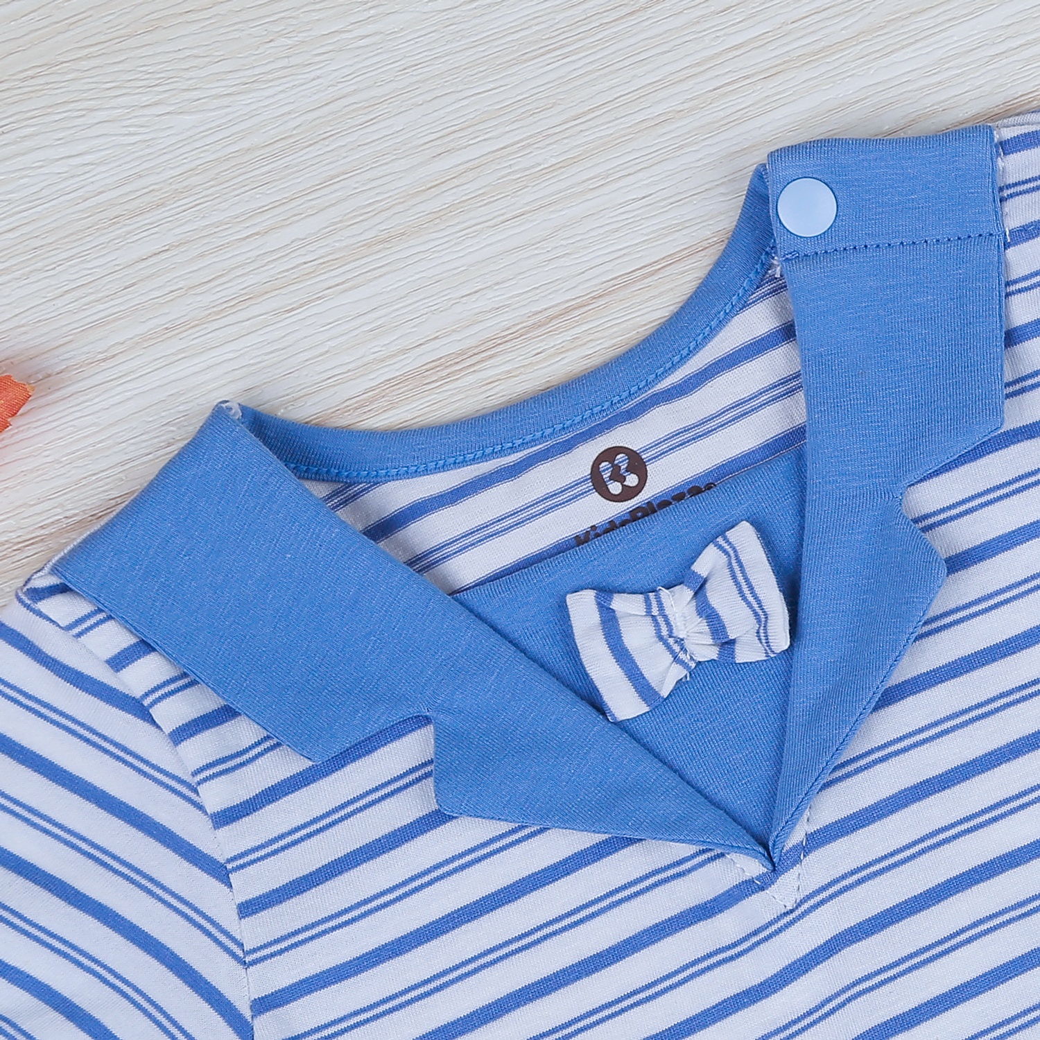 Body đùi bé trai cổ chữ V kẻ xanh HN22H hình 2