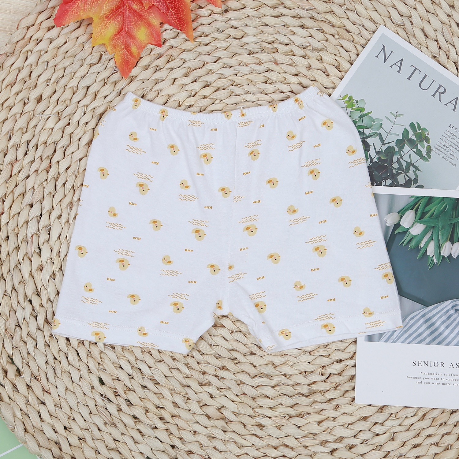 Quần cộc sơ sinh Kiza in gà BA22 (Trắng - vàng) hình 1