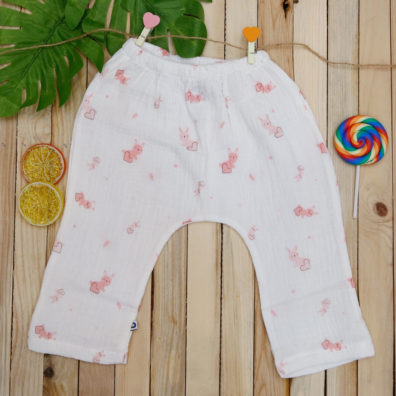 Set quà tặng sơ sinh xô in hình thỏ KidsPlaza M21H (0-6M) hình 3