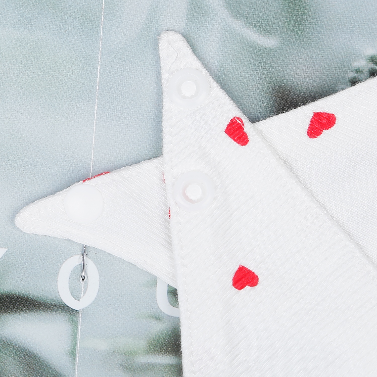 Set 2 yếm kẻ tăm hoạ tiết hình tim KidsPlaza ND22T hình 4