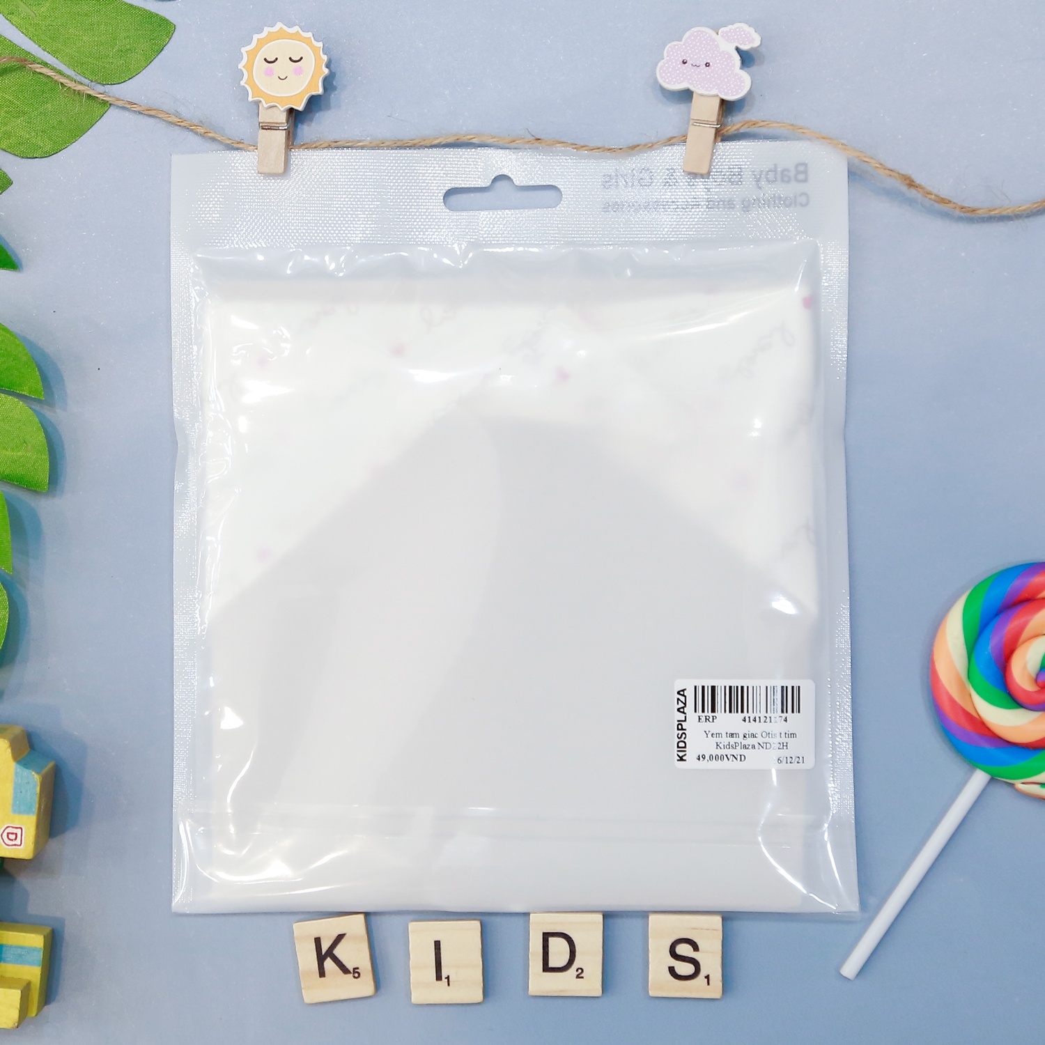 Yếm tam giác trái tim Otis KidsPlaza ND22H (trắng) hình 2