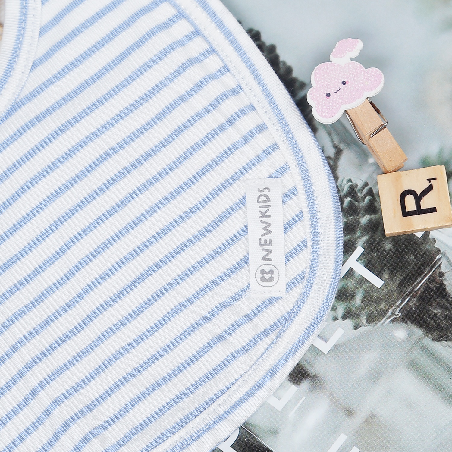 Yếm tròn Otis bé trai kẻ xanh KidsPlaza ND22T hình 3