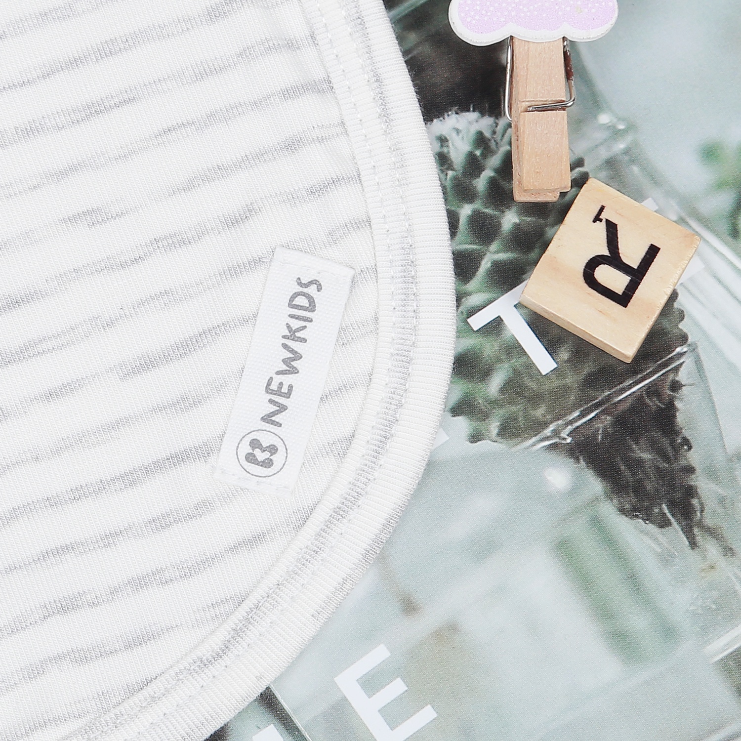 Yếm tròn Otis bé trai kẻ ghi KidsPlaza ND22T hình 3