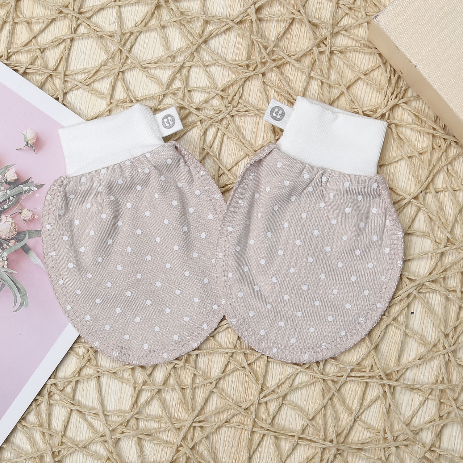 Set bao tay, bao chân KidsPlaza Otis chấm bi ND23T (Be)