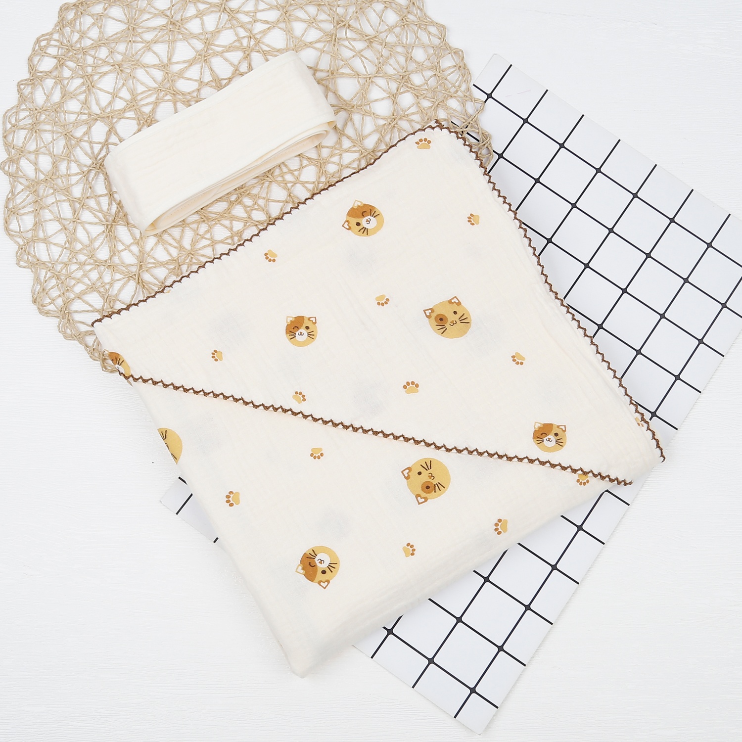 Chăn ủ KidsPlaza Muslin có mũ hình mèo PG23 hình 2