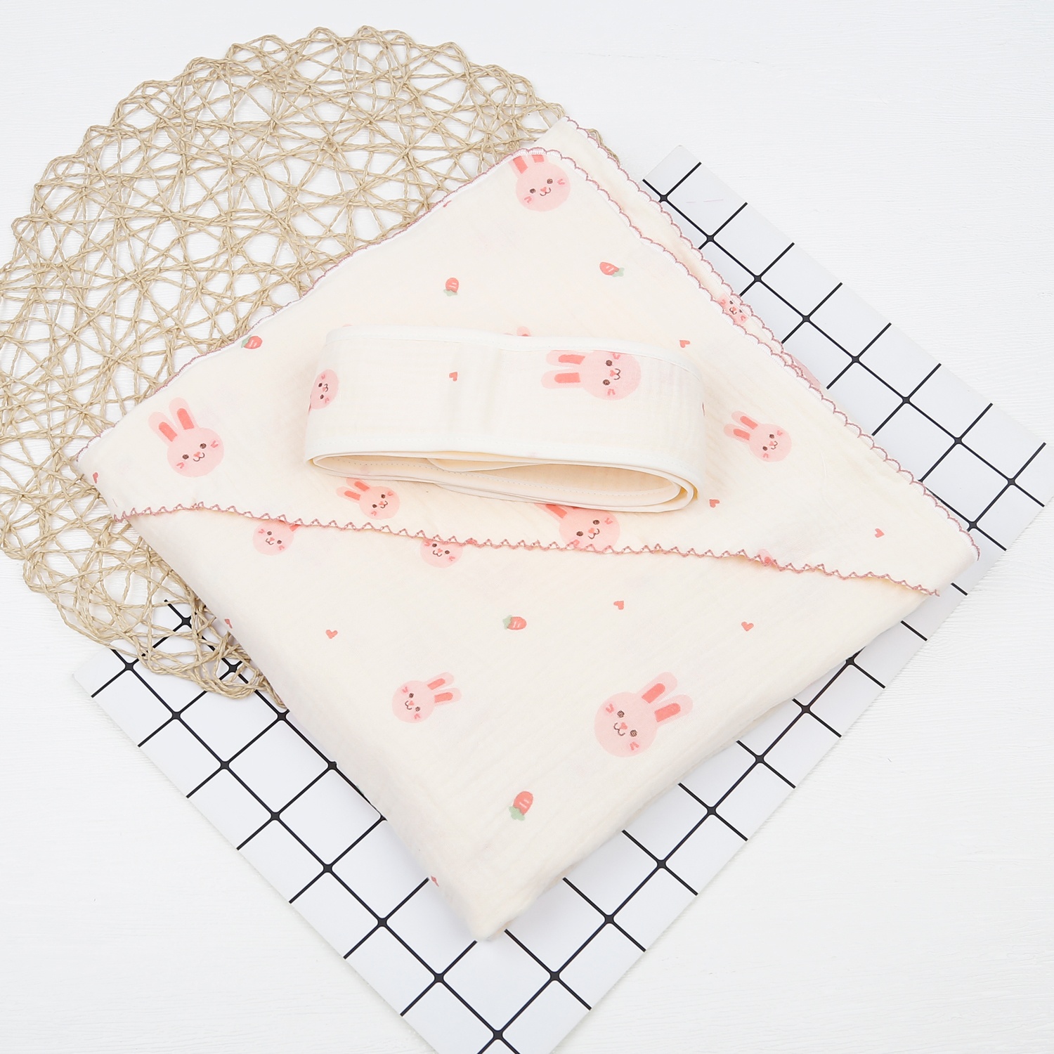 Chăn ủ KidsPlaza Muslin có mũ hình thỏ PG23 hình 1