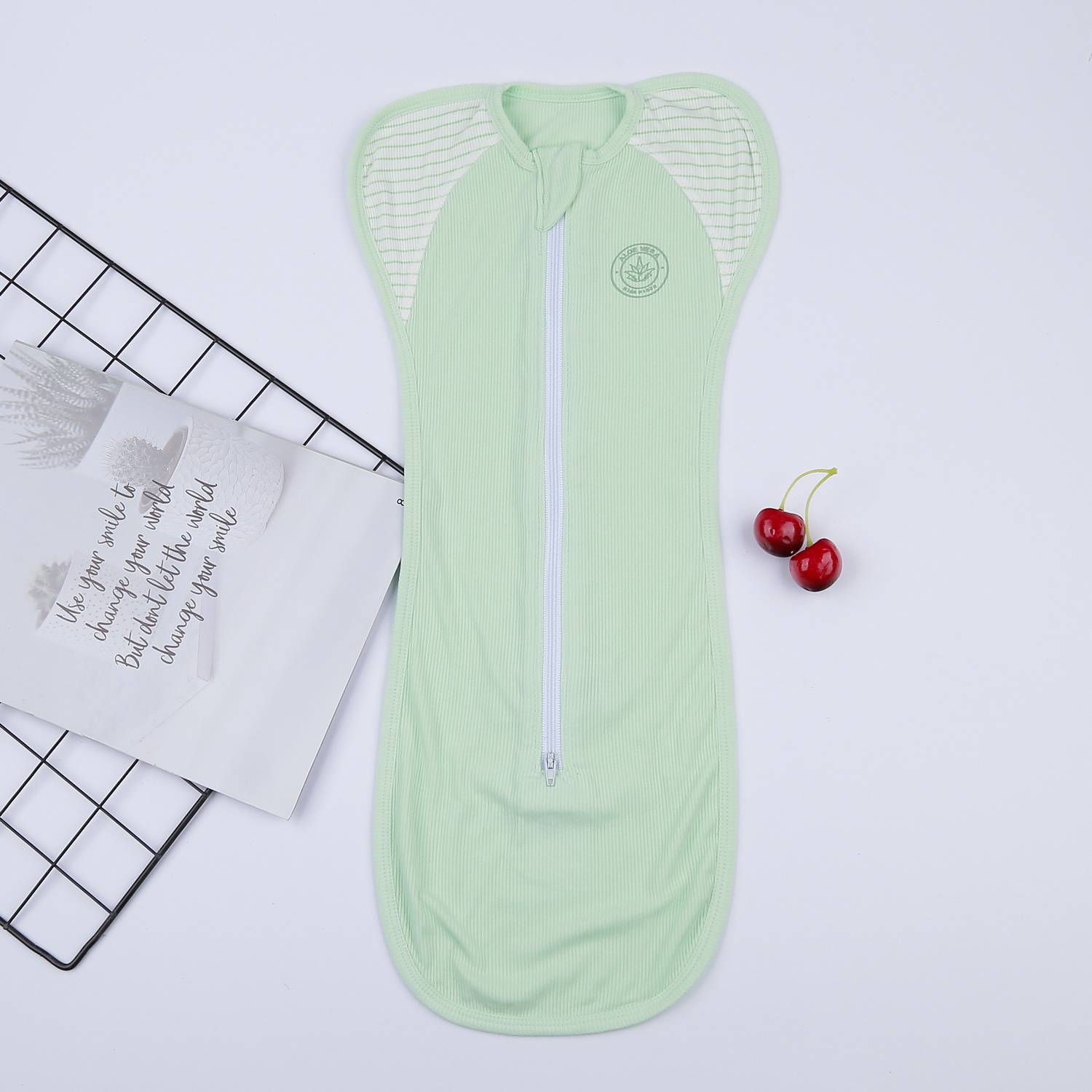 Ủ kén sơ sinh KidsPlaza fresh air ND23H (Xanh) hình 1