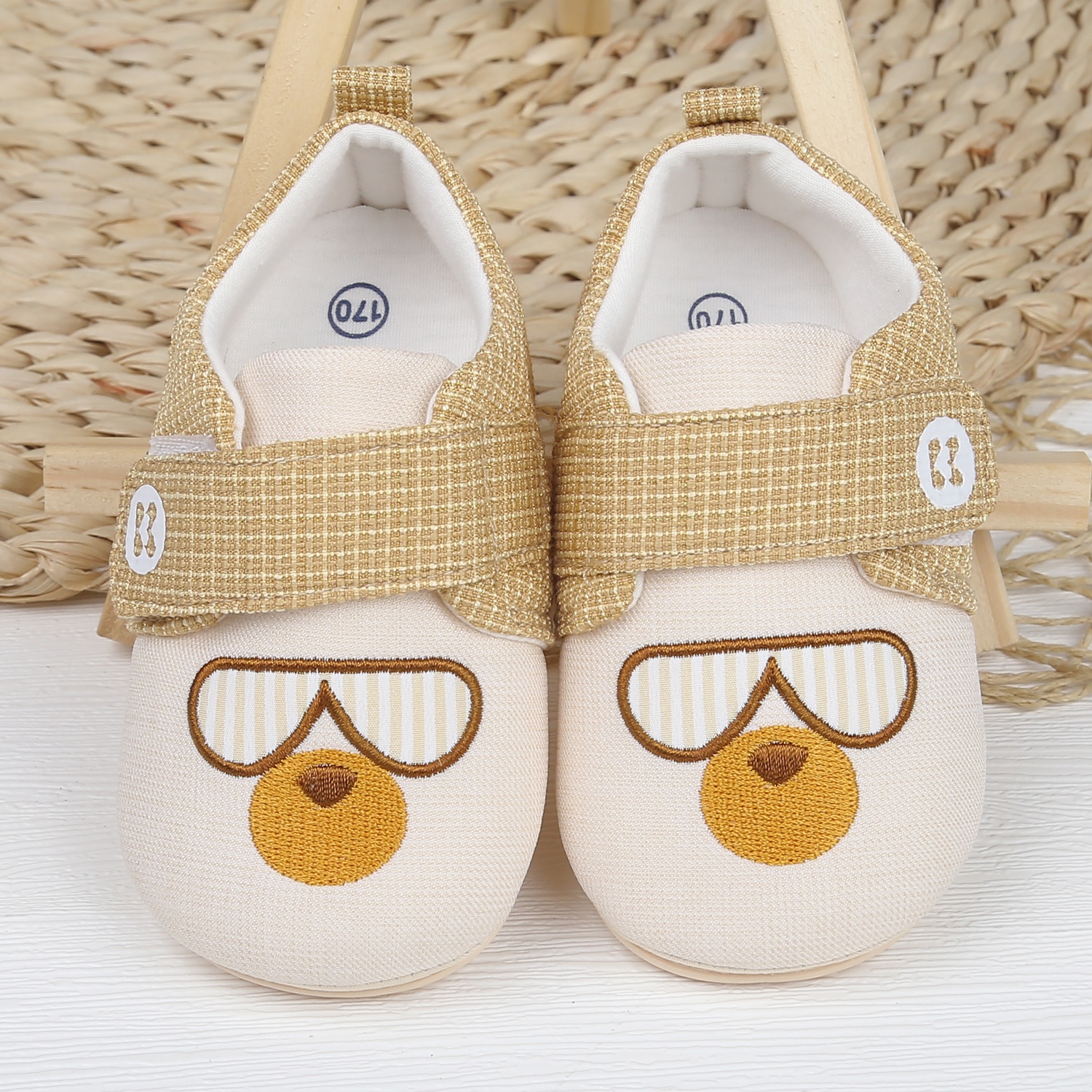 Giày tập đi KidsPlaza thêu gấu 23K-S3 (Vàng be)  hình 2