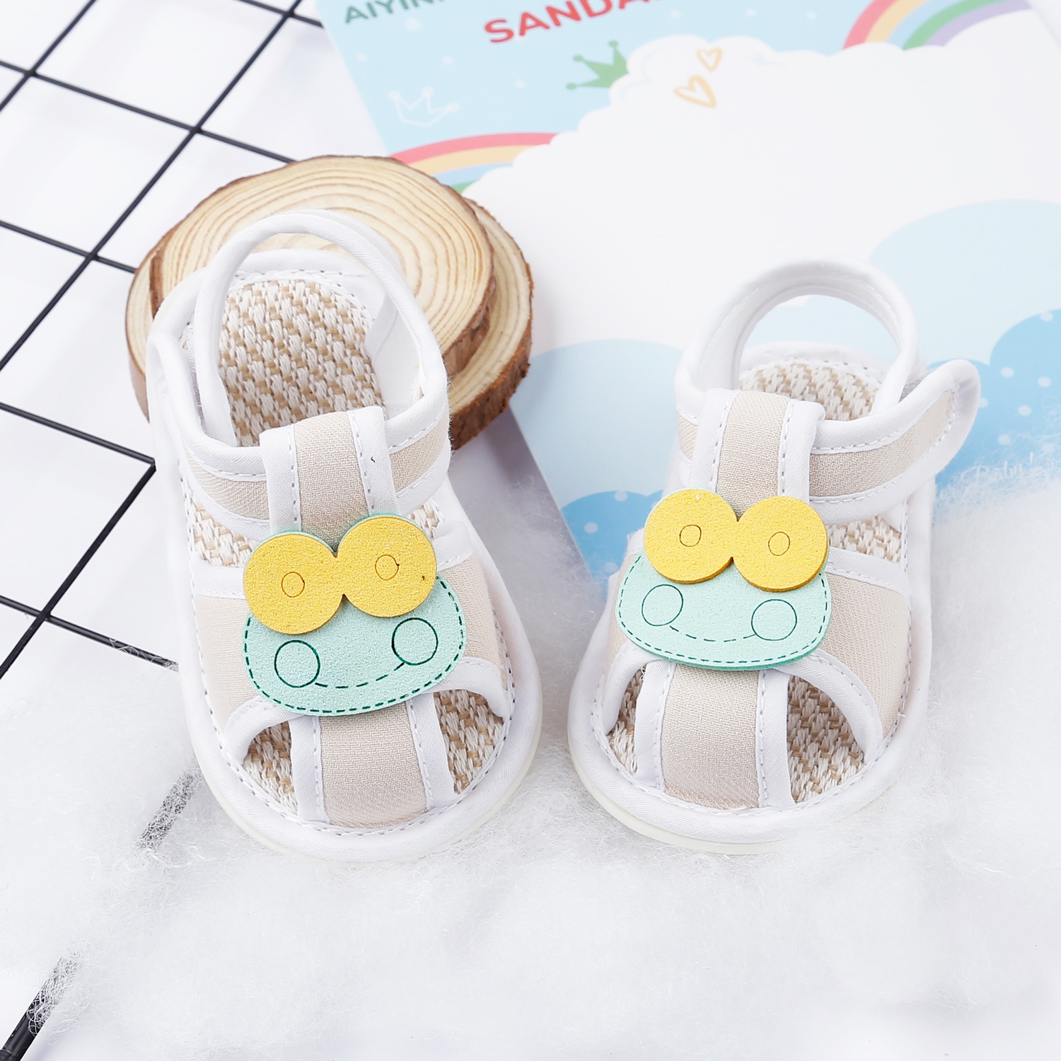 Sandal tập đi Aiyinmei đính hình chú ếch 23K-SD11 (Be)