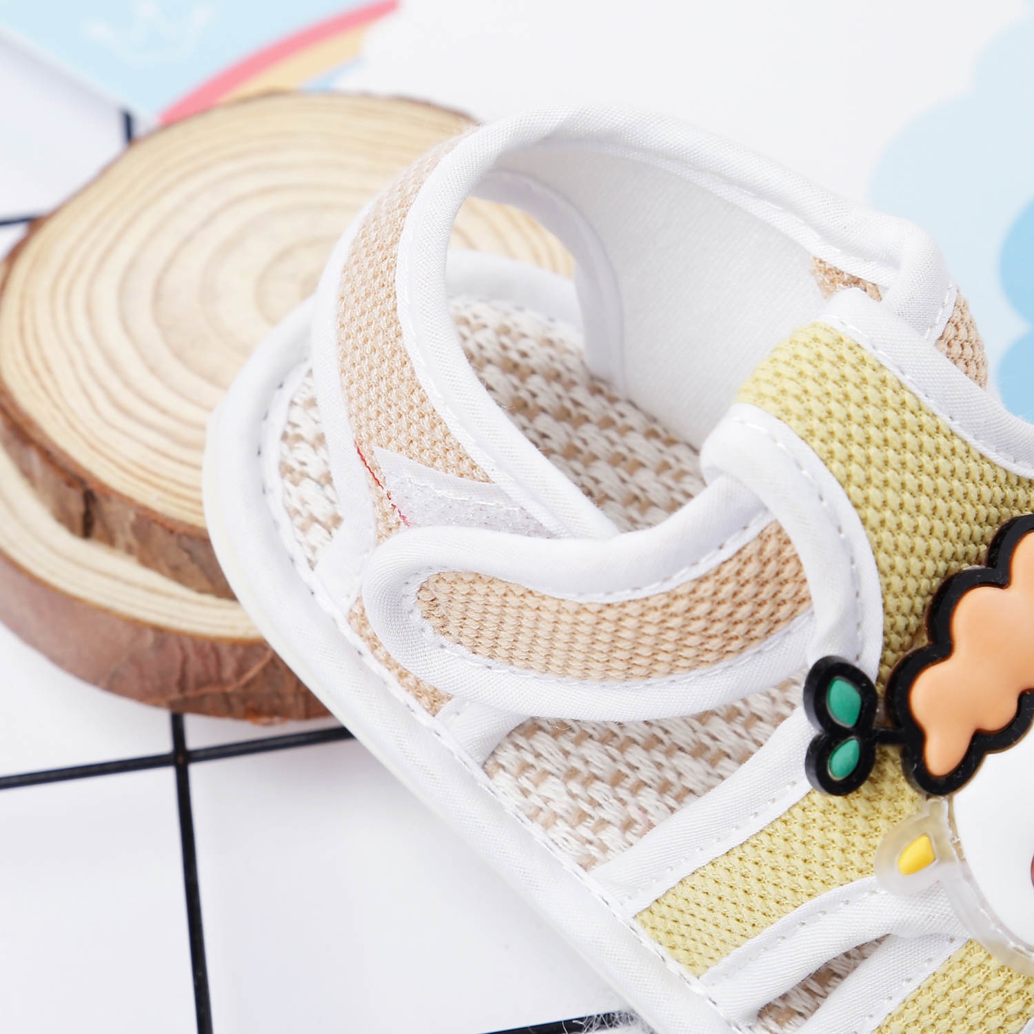 Dép sandal tập đi Aiyinmei hình cừu 23K-SD4 (Vàng) hình 3