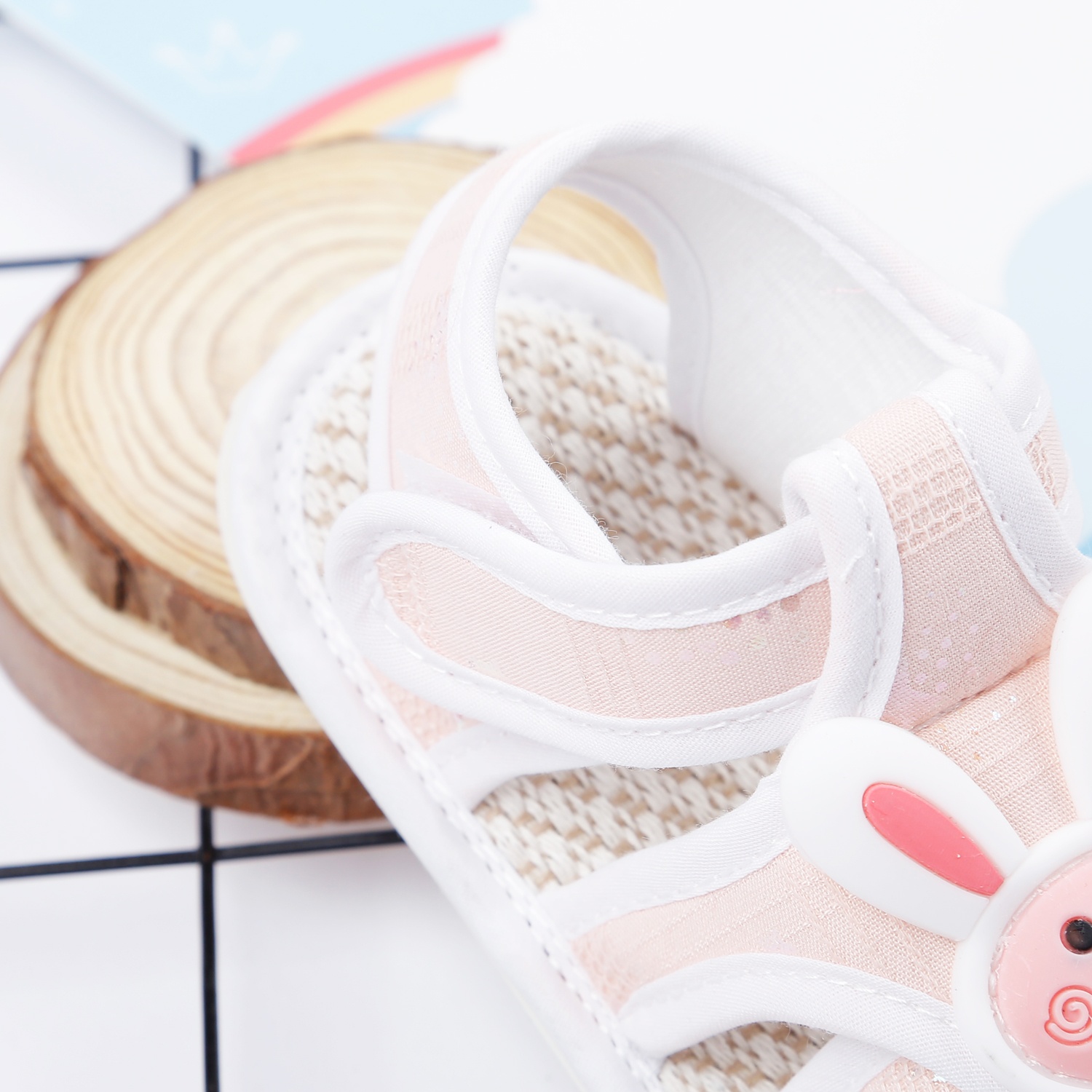 Dép sandal tập đi Aiyinmei hình mặt thỏ 23K-SD5 (Hồng) hình 3