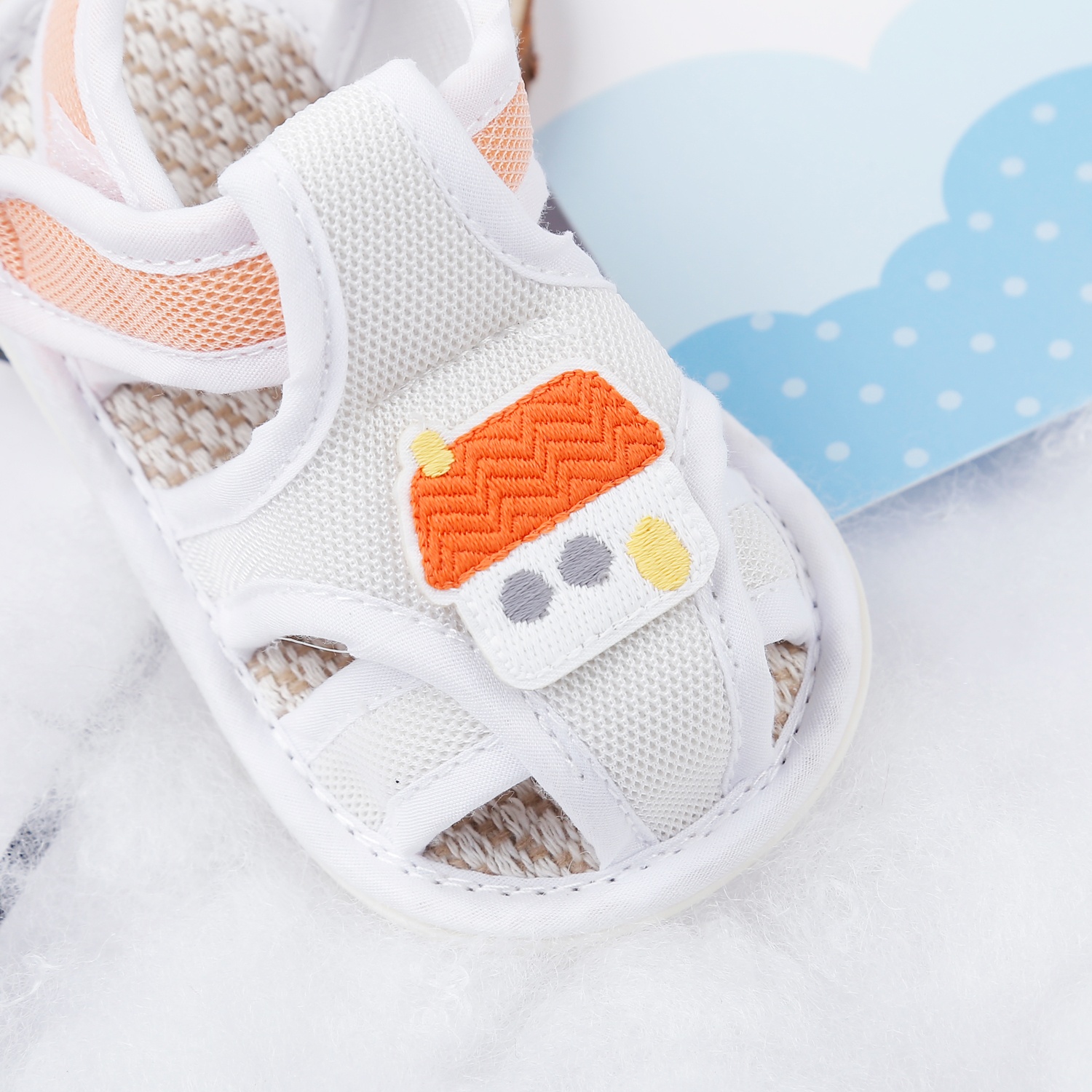 Dép sandal tập đi Aiyinmei hình ngôi nhà 23K-SD6 (Be sữa) hình 2