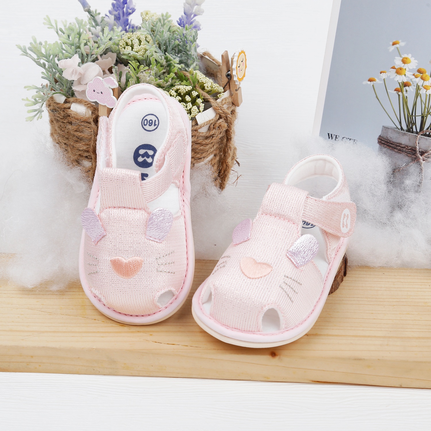 Dép sandal tập đi KidsPlaza thêu hình chú chuột 23K-S11 (Hồng) hình 1