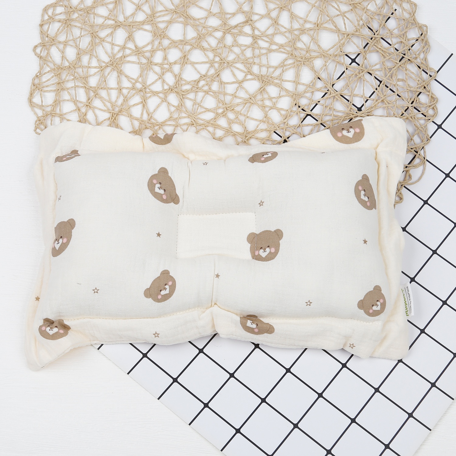 Gối lõm sơ sinh KidsPlaza Muslin hình gấu PG23 hình 1