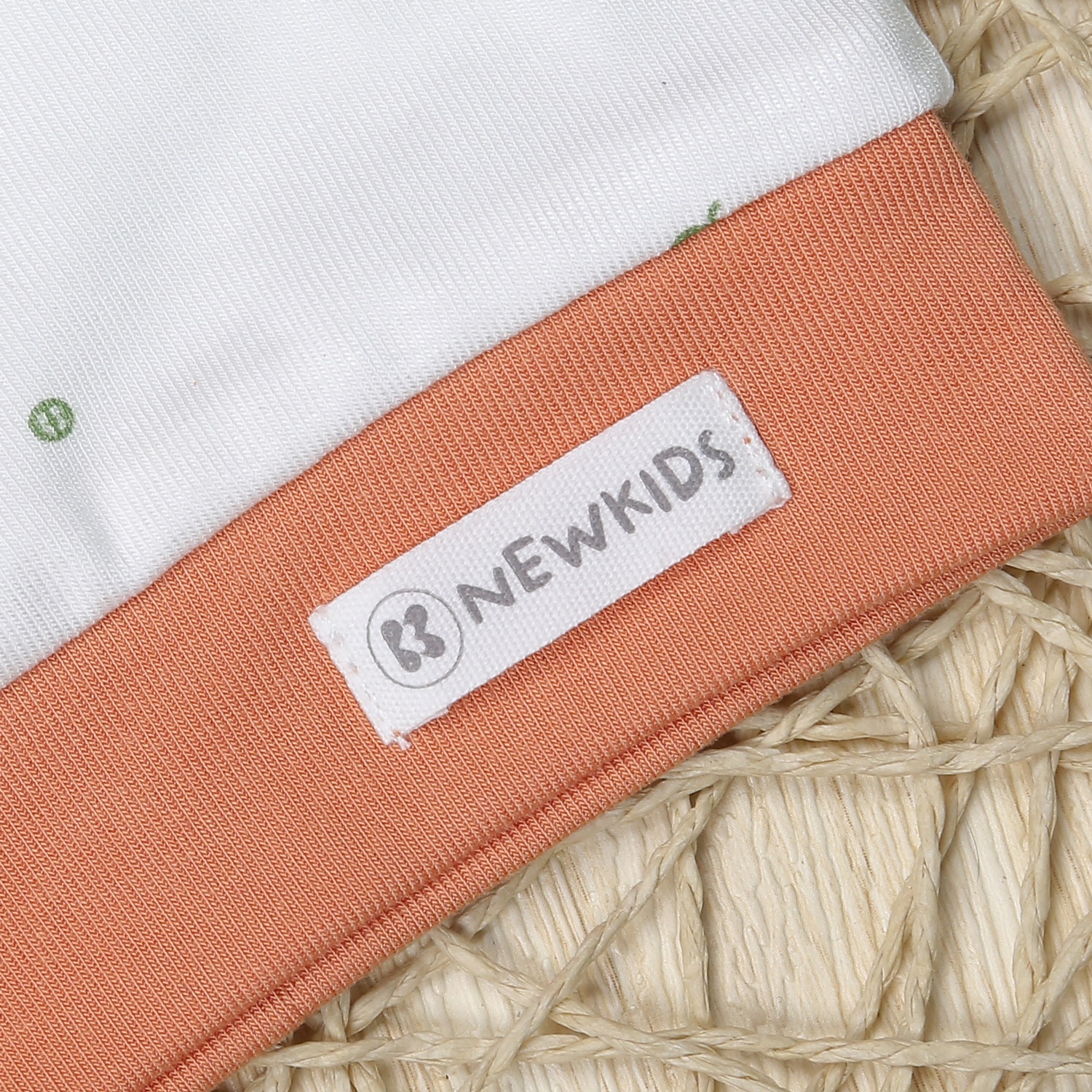 Mũ sơ sinh KidsPlaza Otis in cà rốt ND23T (Trắng cam)