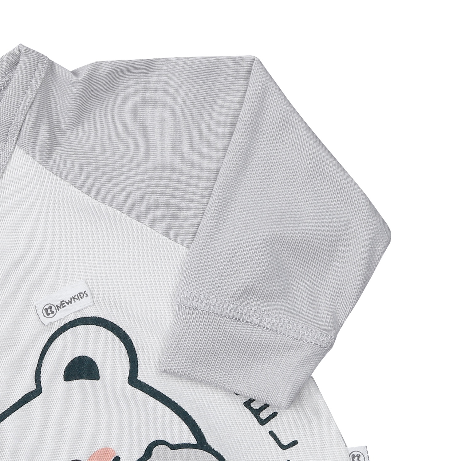 Bộ quần áo dài tay cài lệch KidsPlaza gấu Honney M23T (Trắng ghi)