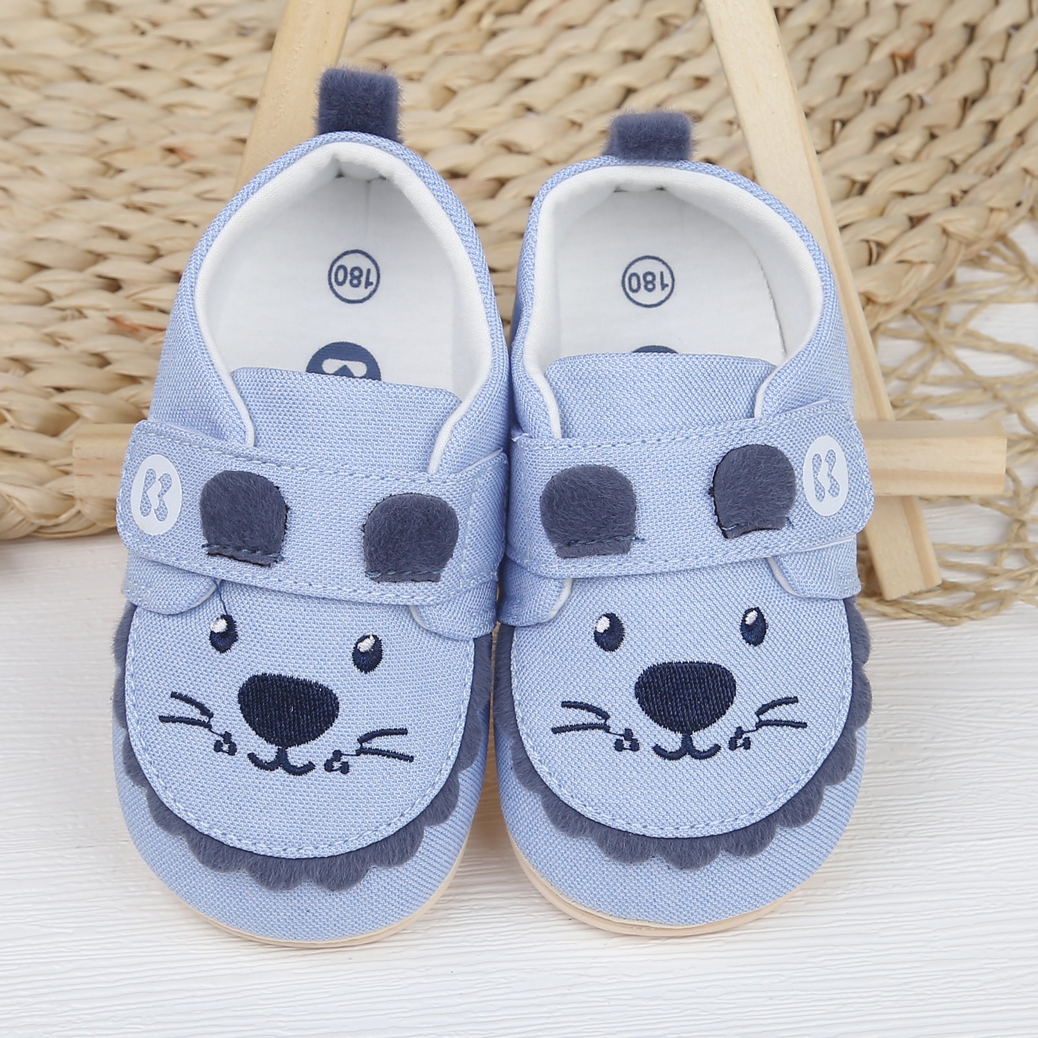 Giày tập đi KidsPlaza thêu sư tử 23K-S5 (Xanh) hình 2