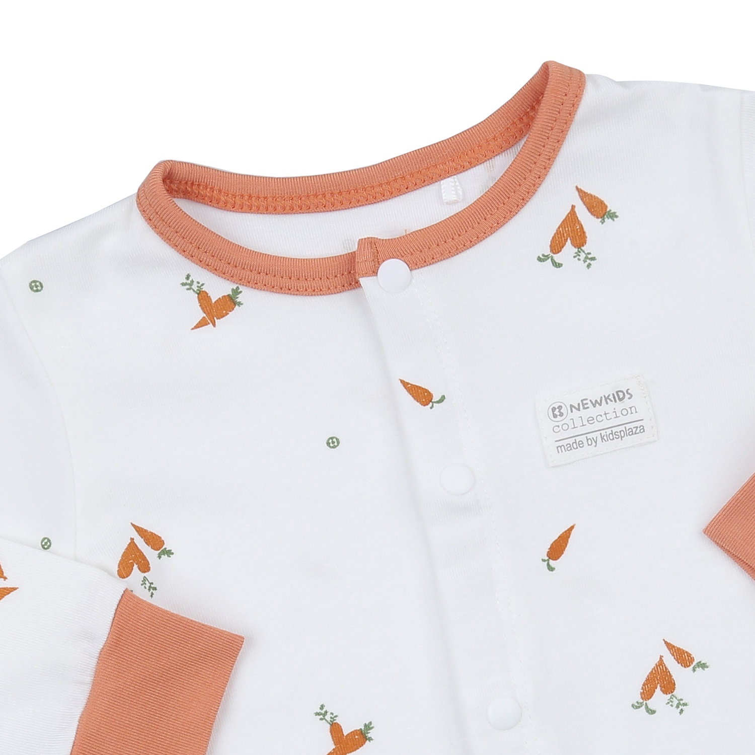 Bộ quần áo dài tay cài giữa KidsPlaza Otis in cà rốt ND23T (Trắng cam)