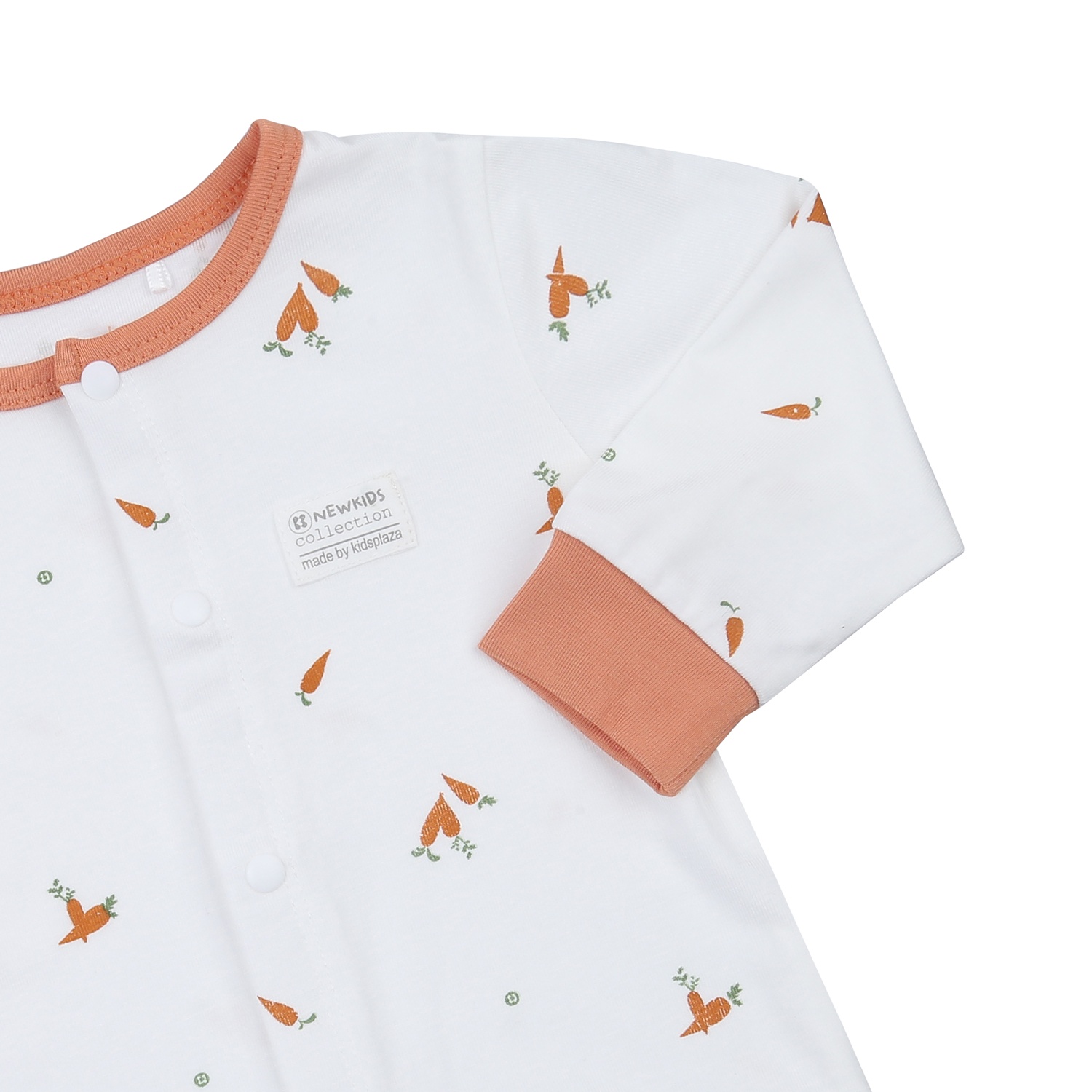 Bộ quần áo dài tay cài giữa KidsPlaza Otis in cà rốt ND23T (Trắng cam)