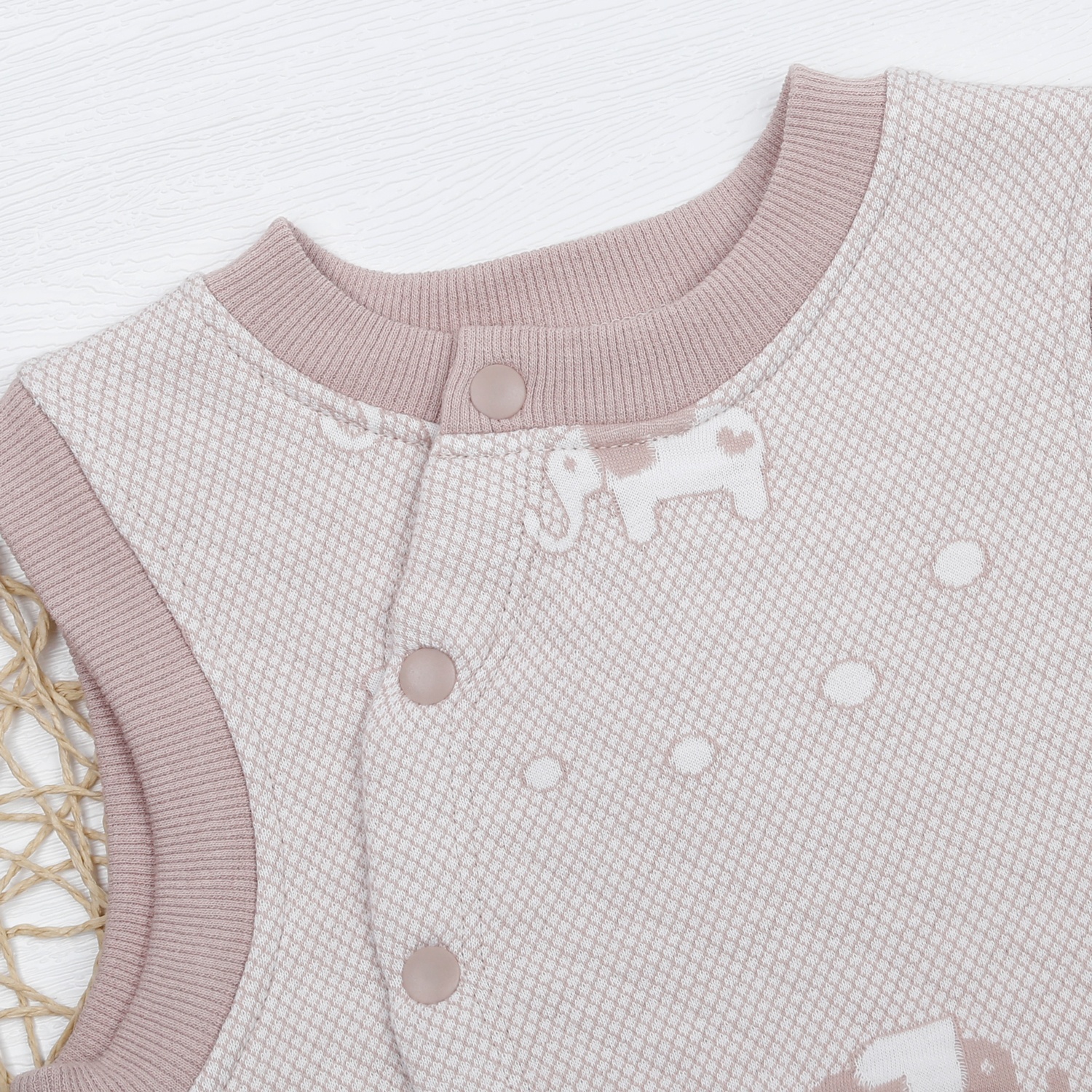 Áo gile bé trai bông voi nâu cài chéo KidsPlaza HN22D hình 2