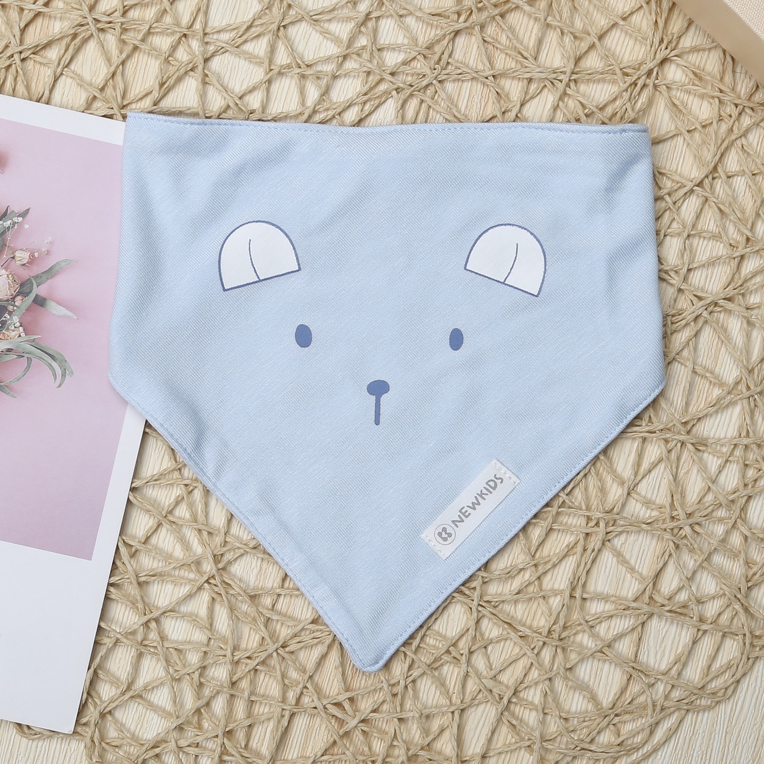 Set 2 yếm tam giác KidsPlaza Otis in hình ND23T (Trắng xanh)  hình 2