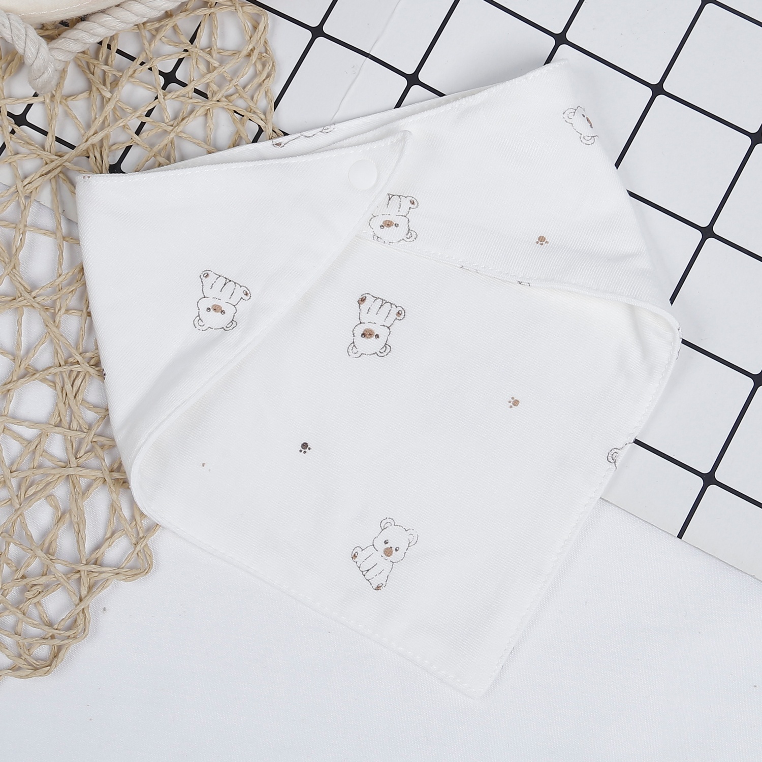 Set 2 yếm tam giác KidsPlaza Otis ND23T (Trắng)  hình 5