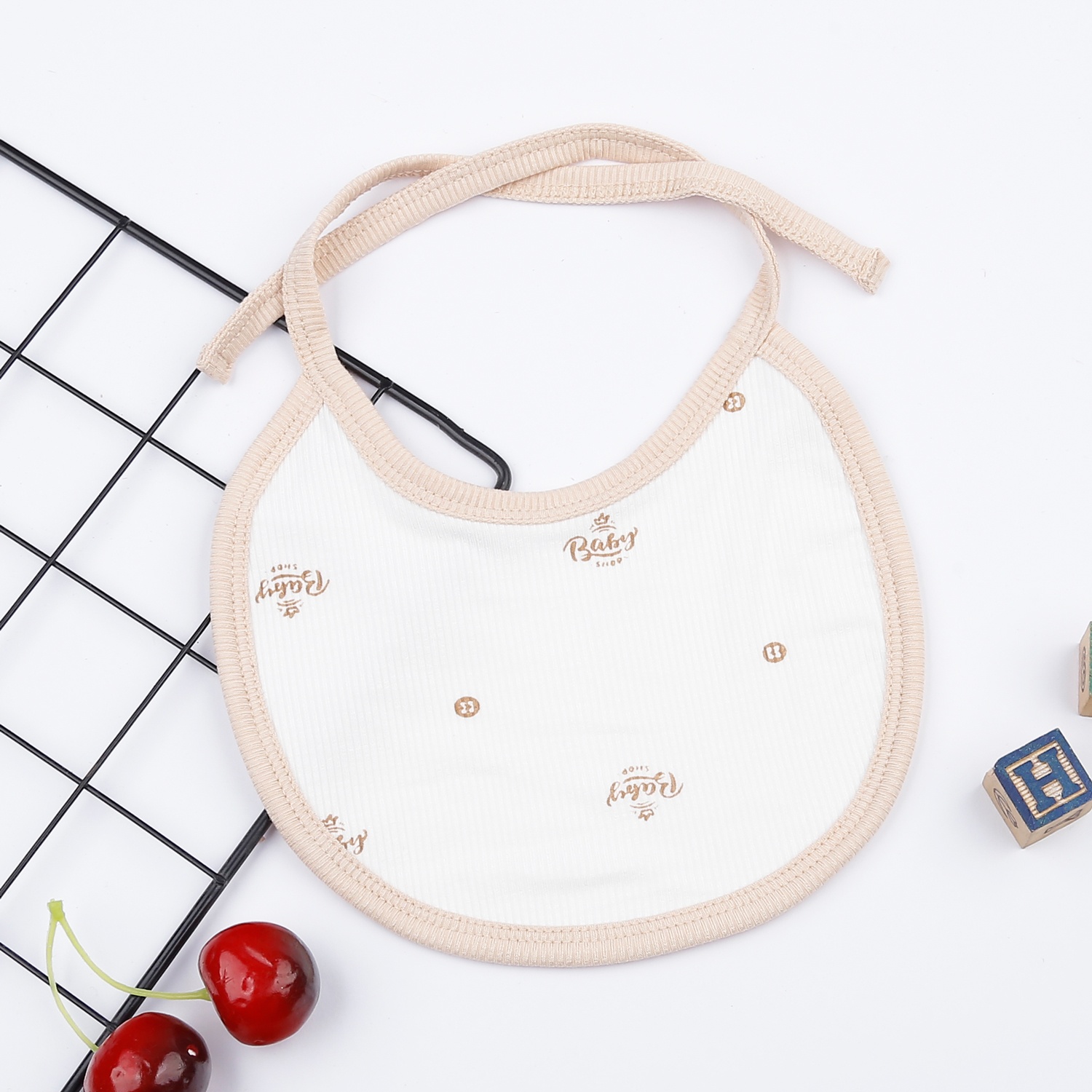 Yếm tròn KidsPlaza fresh air ND23H (Trắng) hình 1