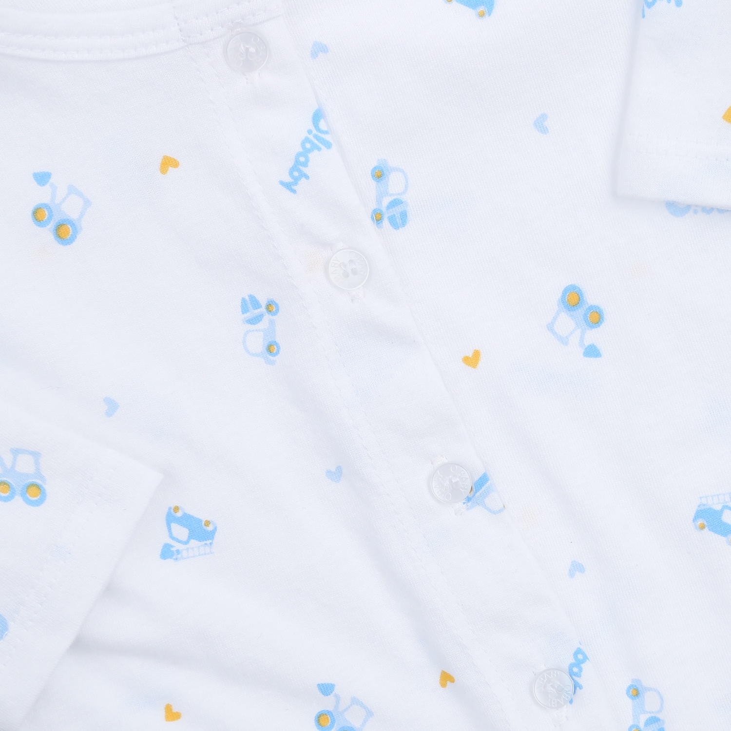 Bộ quần áo cho bé được thiết kế với hàng khuy giúp dễ dàng hơn trong quá trình thay quần áo cho bé