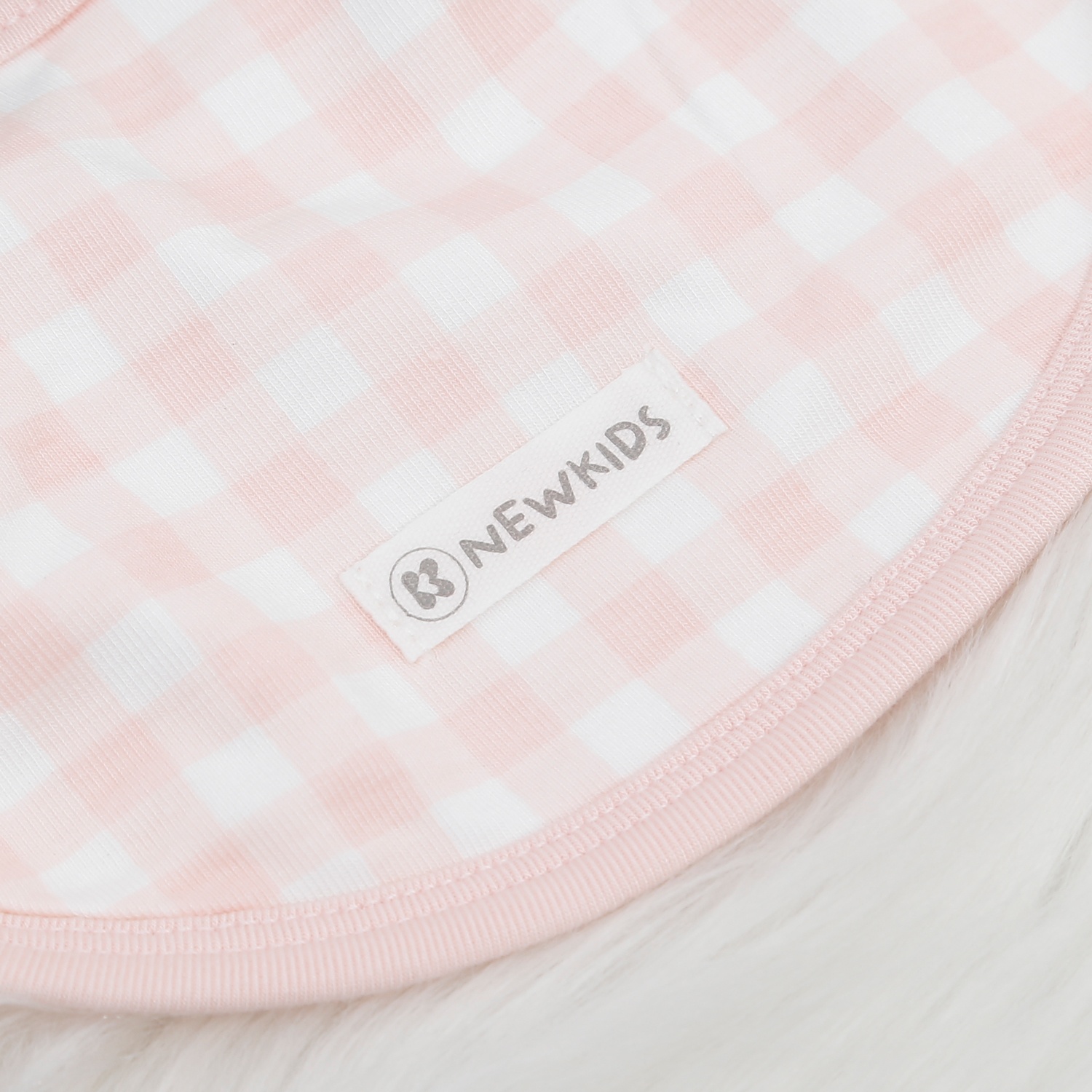 Yếm tròn cho bé KidsPlaza Otis ND24H (Hồng kẻ) hình 3