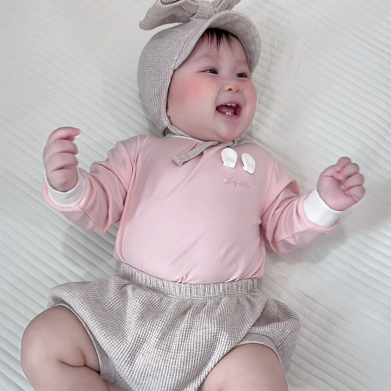 Áo cổ 3 phân KidsPlaza Otis gắn tai ND25T (Hồng nhạt)