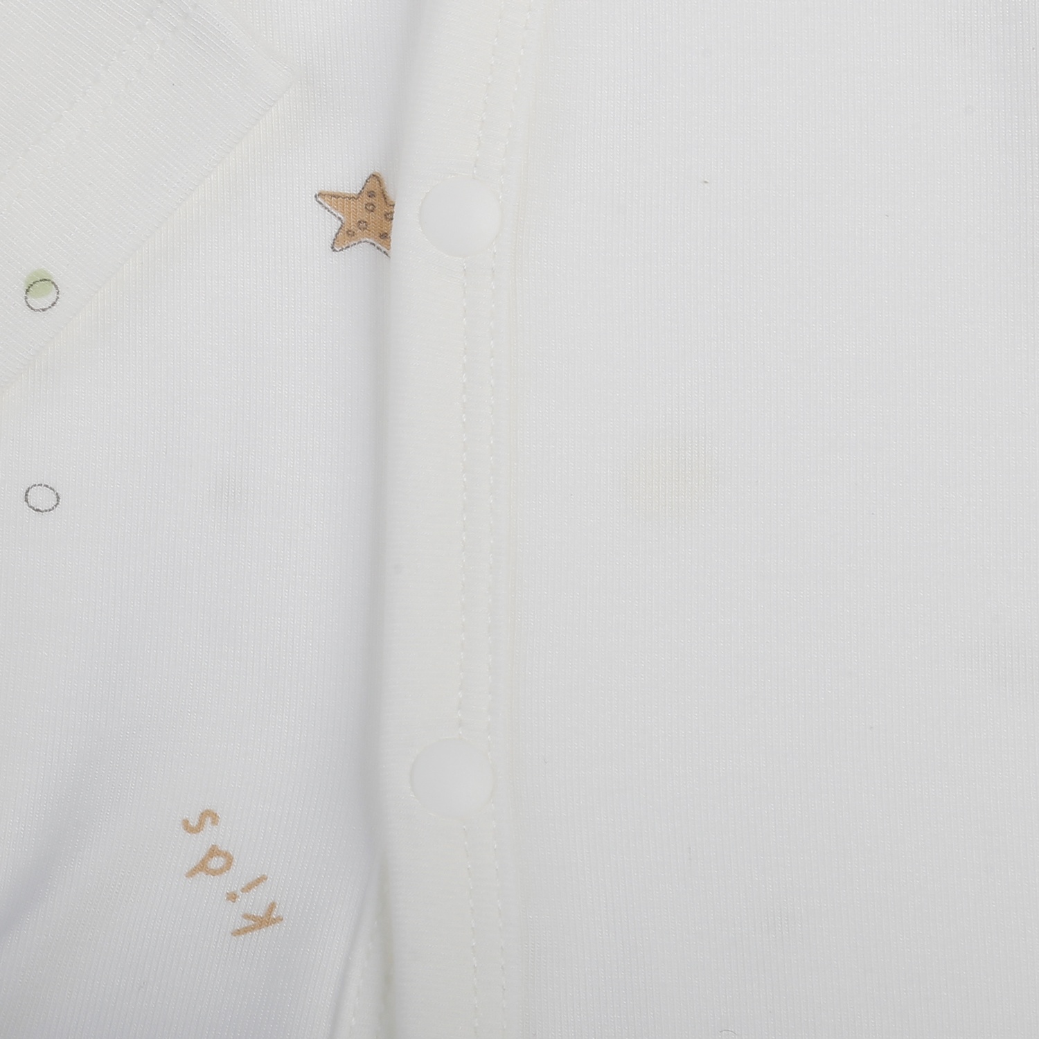 Bộ dài cài lệch KidsPlaza Otis in chanh ND25T (Trắng)