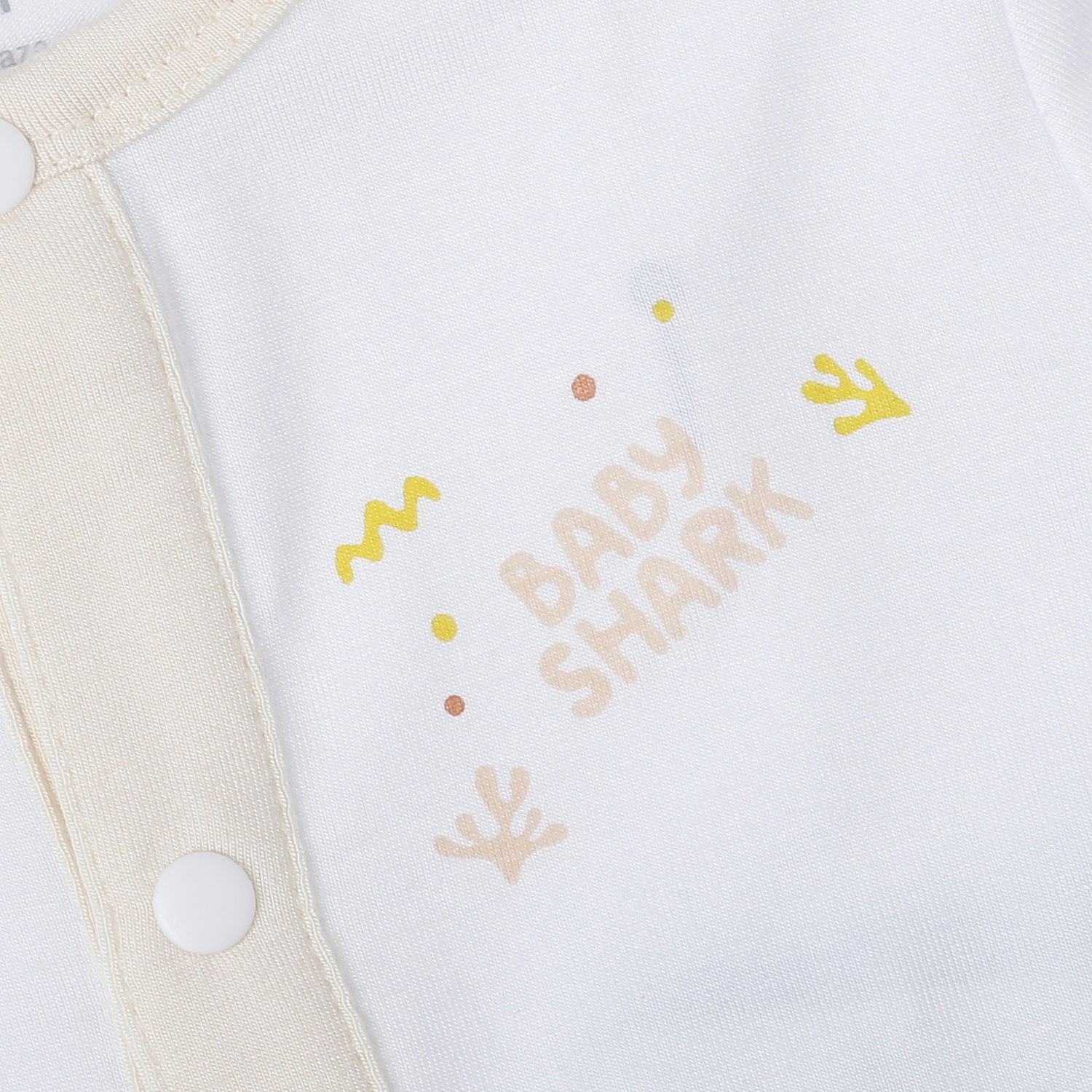 Bộ quần áo dài cài giữa KidsPlaza in cá TT25H (Trắng be)