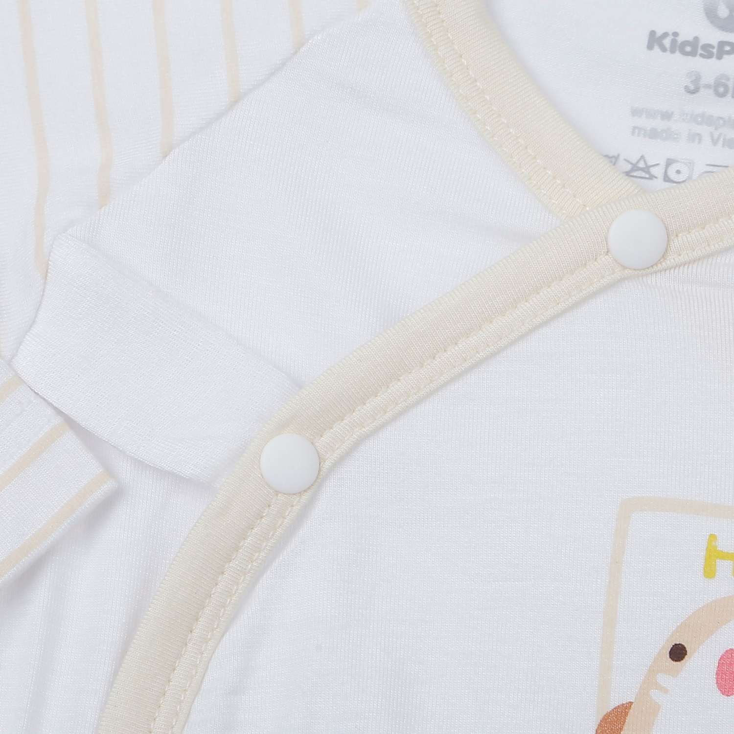 Bộ quần áo dài tay cài lệch KidsPlaza sọc in 3 cá TT25H (Trắng) hình 3