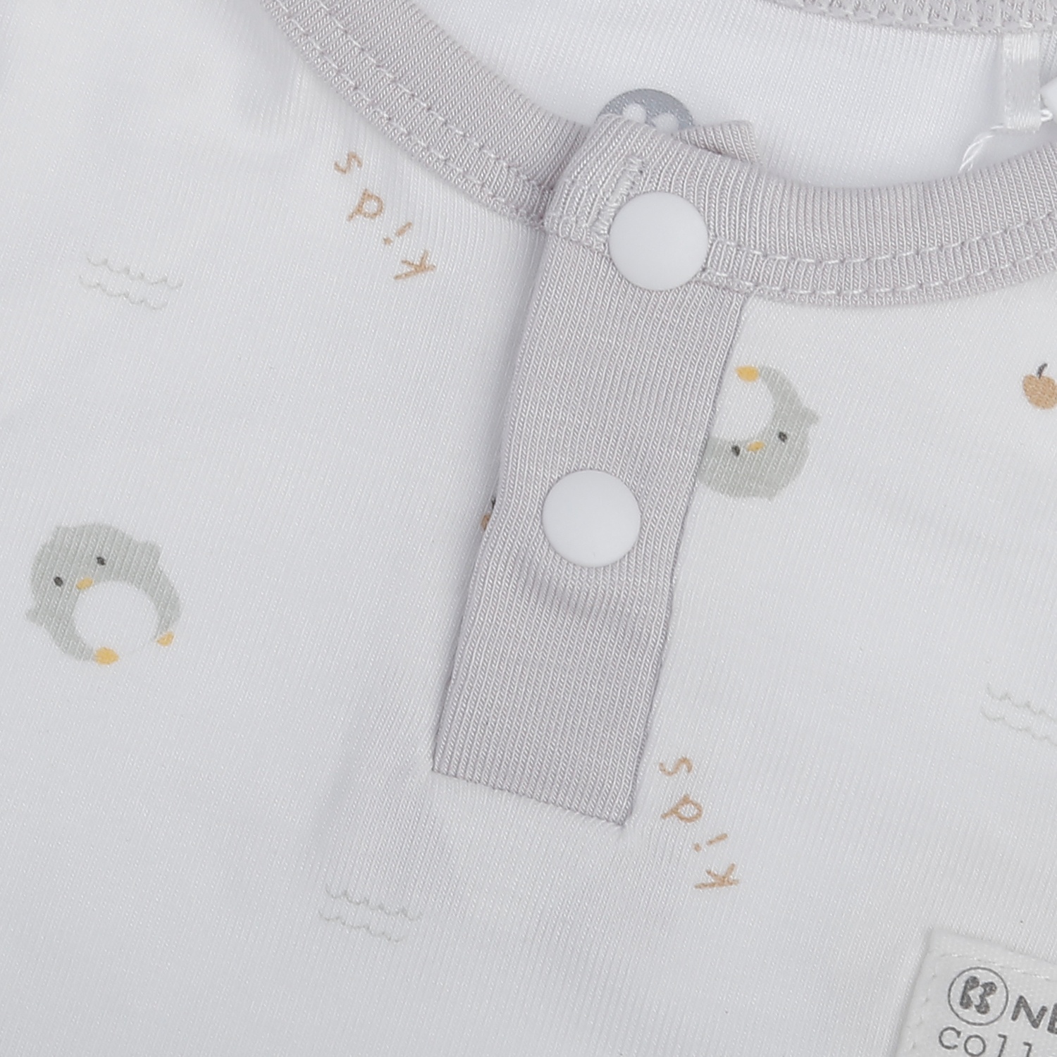 Bộ quần áo dài tay KidsPlaza Otis in gà ND25T (Ghi)