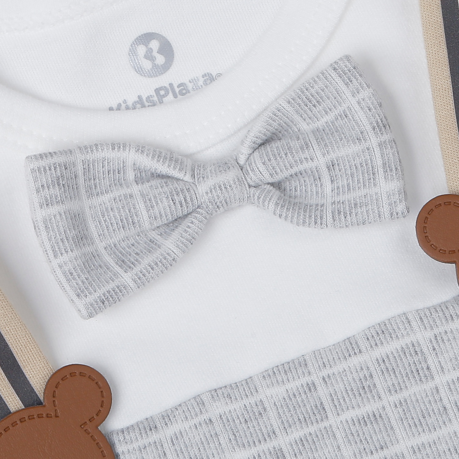 Bộ body dài tay bé trai KidsPlaza yếm dây HN25T (Trắng ghi)