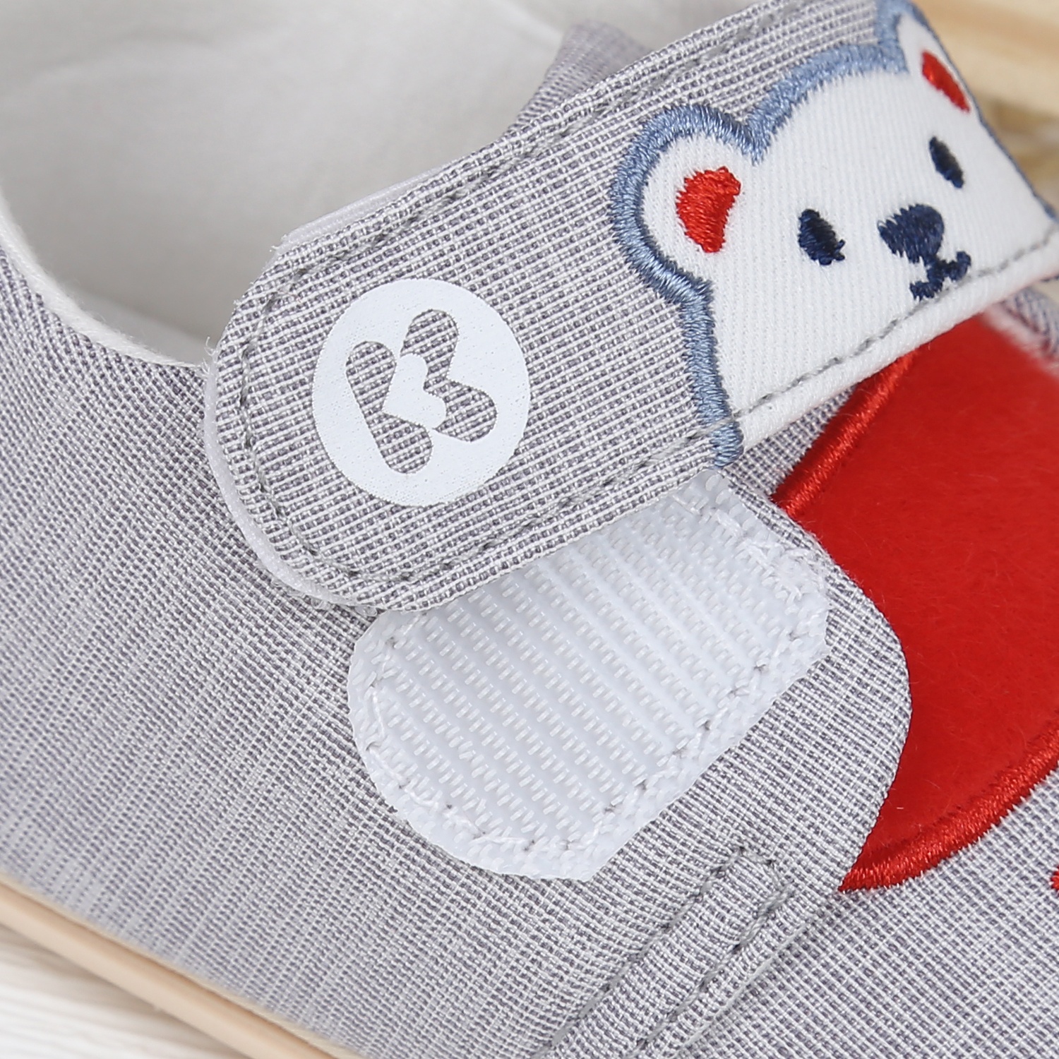 Giày tập đi KidsPlaza thêu gấu 23K-S1 (Màu ghi) hình 3