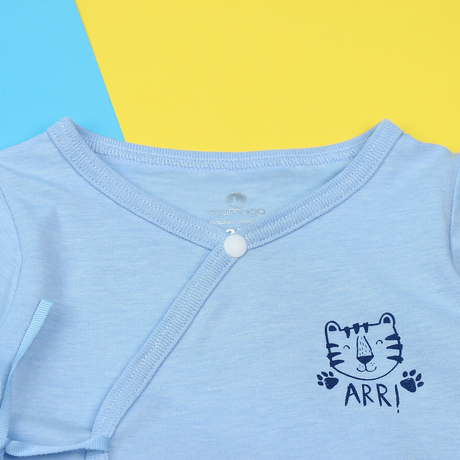 Áo sơ sinh buộc dây cài chéo tay dài Mamago vera K19 (xanh) dành cho bé từ sơ sinh tới 3 tháng tuổi