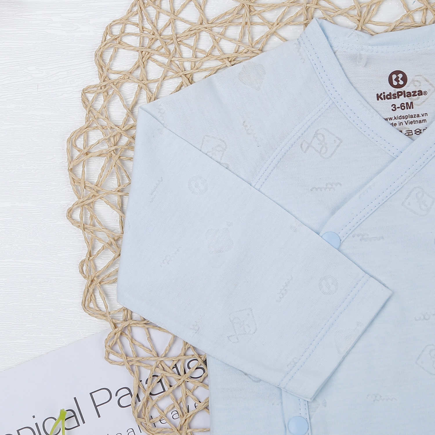 Bộ quần áo dài tay cài chéo KidsPlaza in cá HN21T (Xanh) hình 4