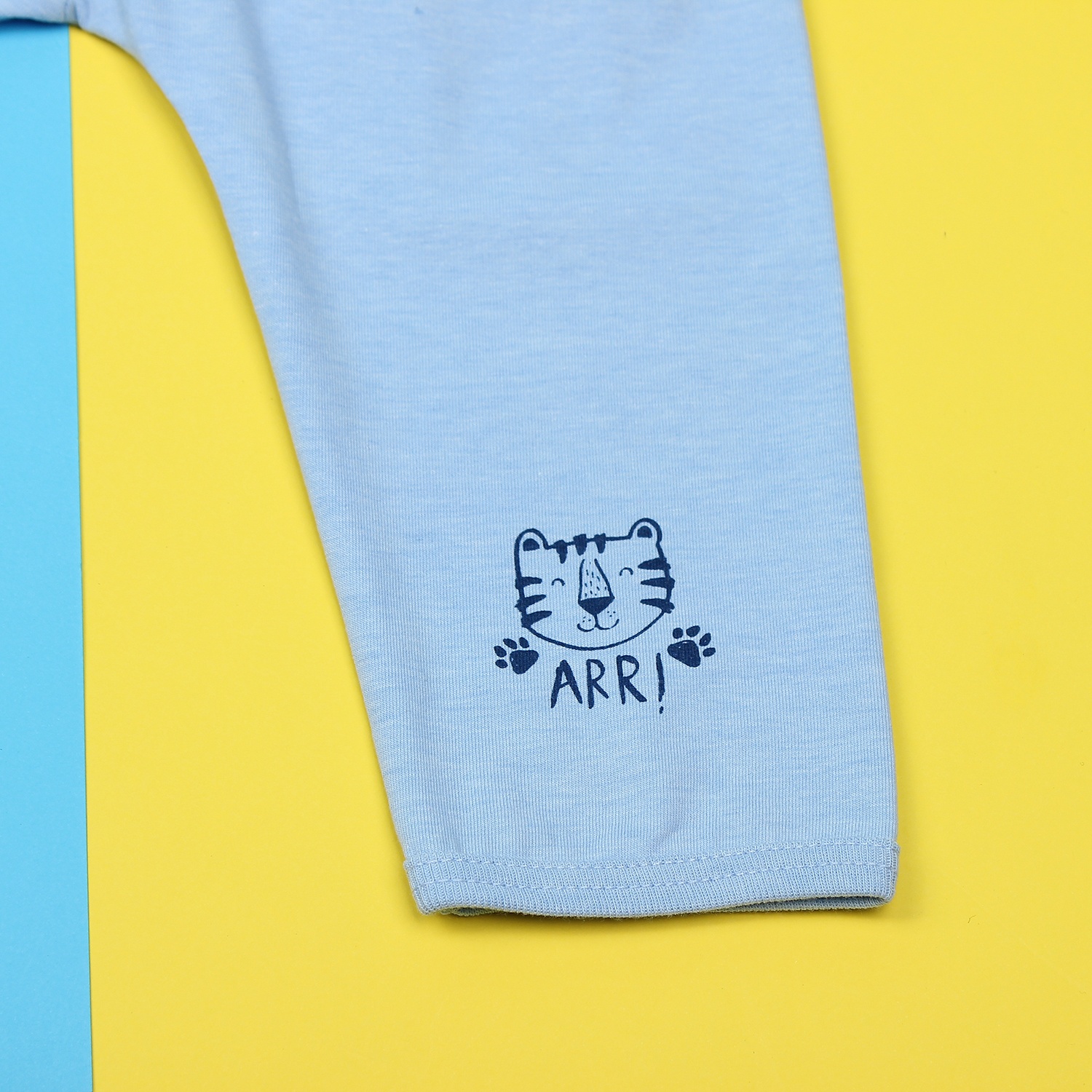 Quần dài sơ sinh đáp đũng Mamago Vera in hình chú hổ K19 (Xanh) hình 3