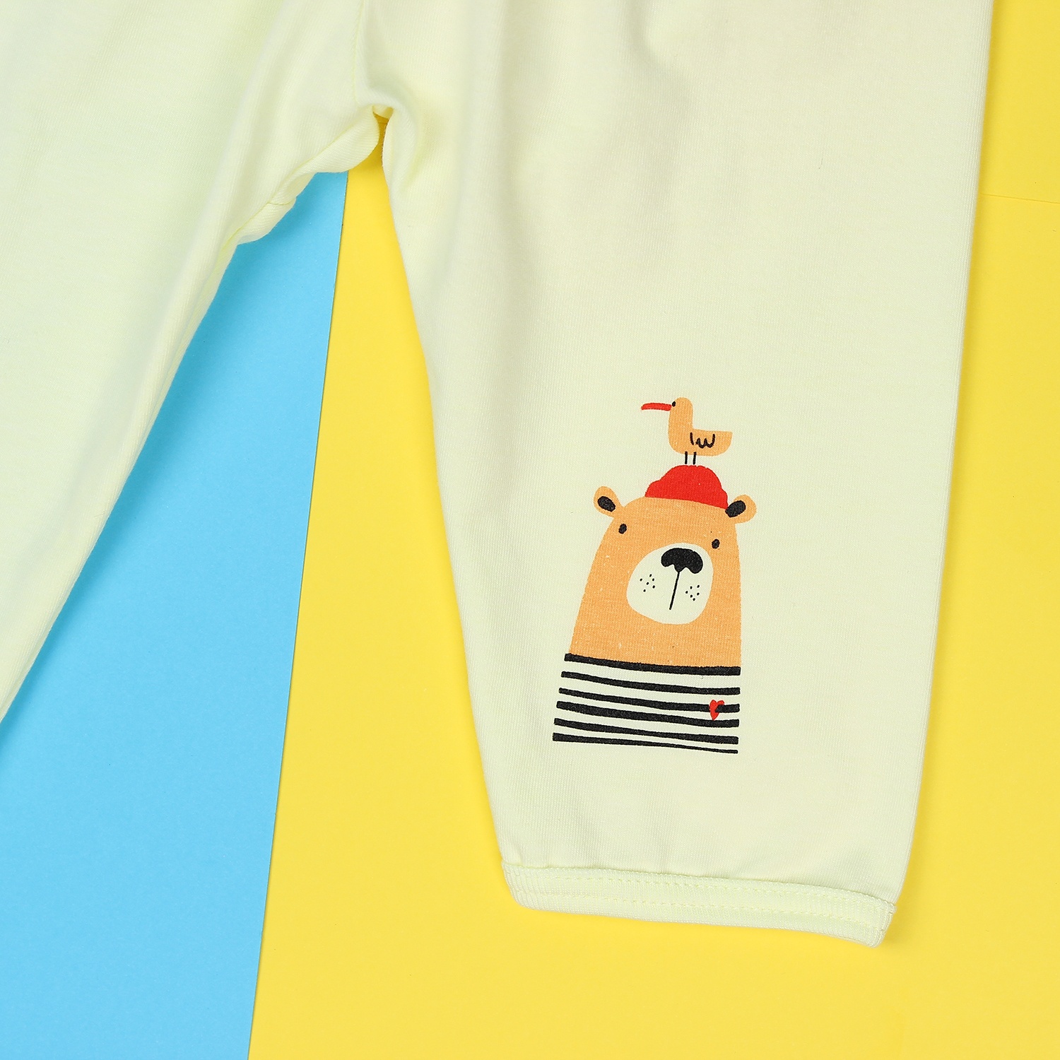 Quần dài sơ sinh đáp đũng Mamago Vera in hình gấu K19 (Vàng) hình 3