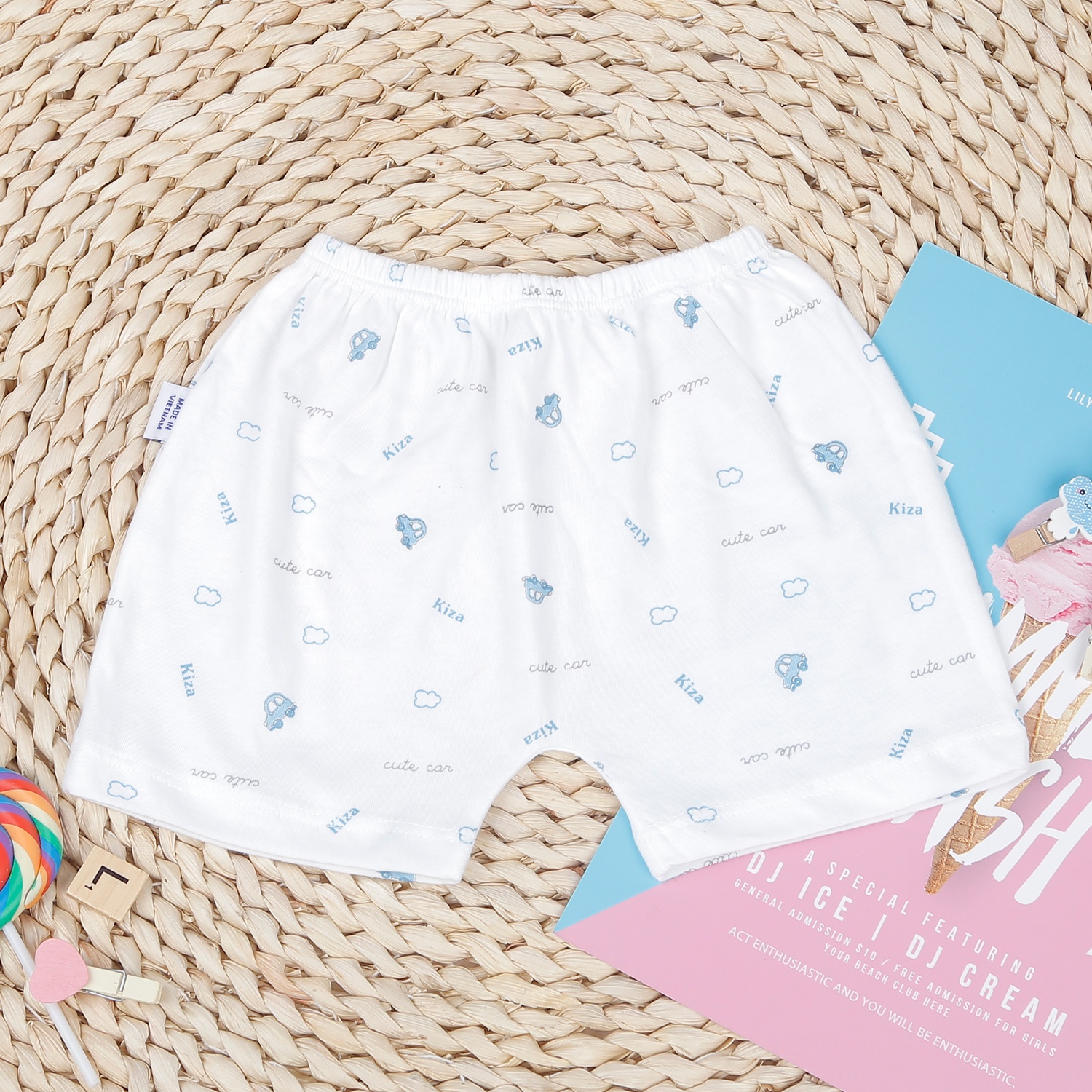Quần sơ sinh cộc Kiza in hình ô tô (Trắng Xanh) hình 1