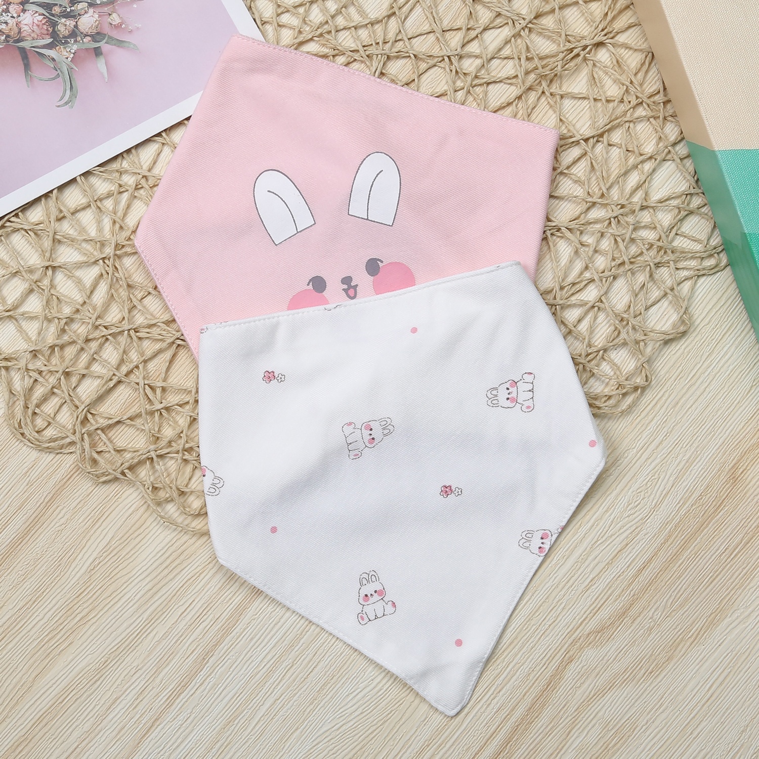 Set 2 yếm tam giác cho bé KidsPlaza Otis ND23T (Trắng Hồng) hình 2