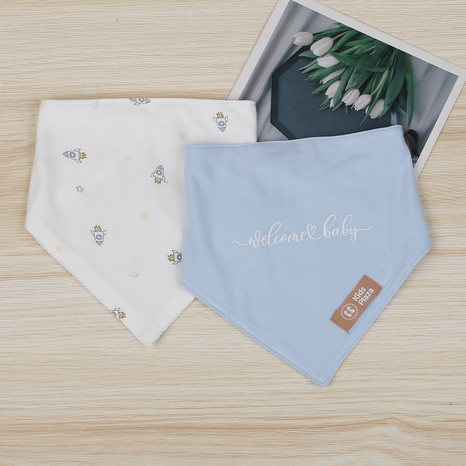 Set 2 yếm tam giác KidsPlaza Otis cho bé ND24T (Trắng - xanh) hình 1