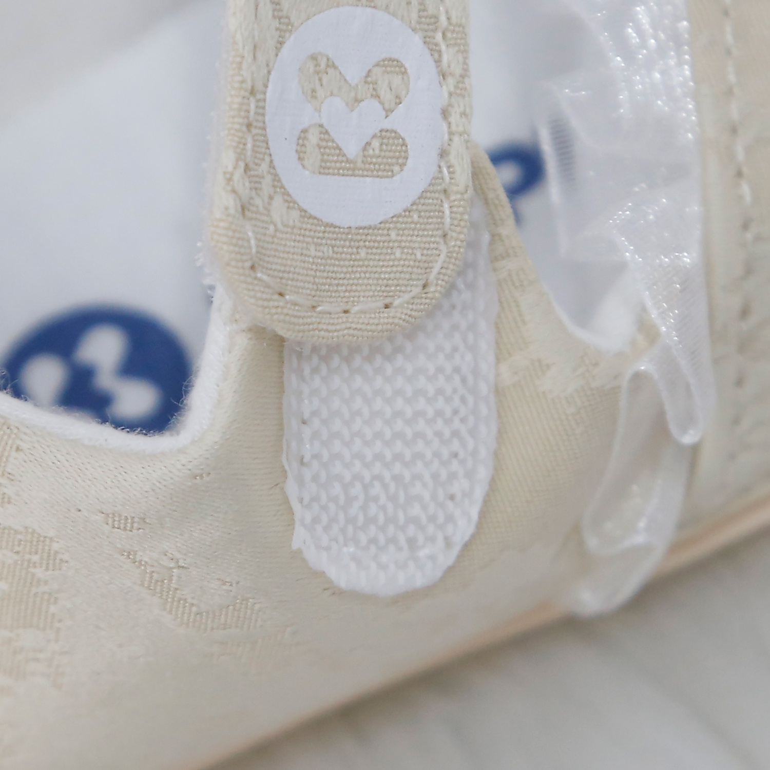 Giày tập đi bé gái KidsPlaza hoa ren 25K-SH07 (Be) 