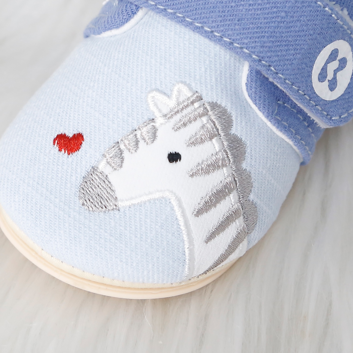 Giày tập đi cho bé KidsPlaza hình hươu cao cổ 25K-SH03 (Xanh)  hình 2