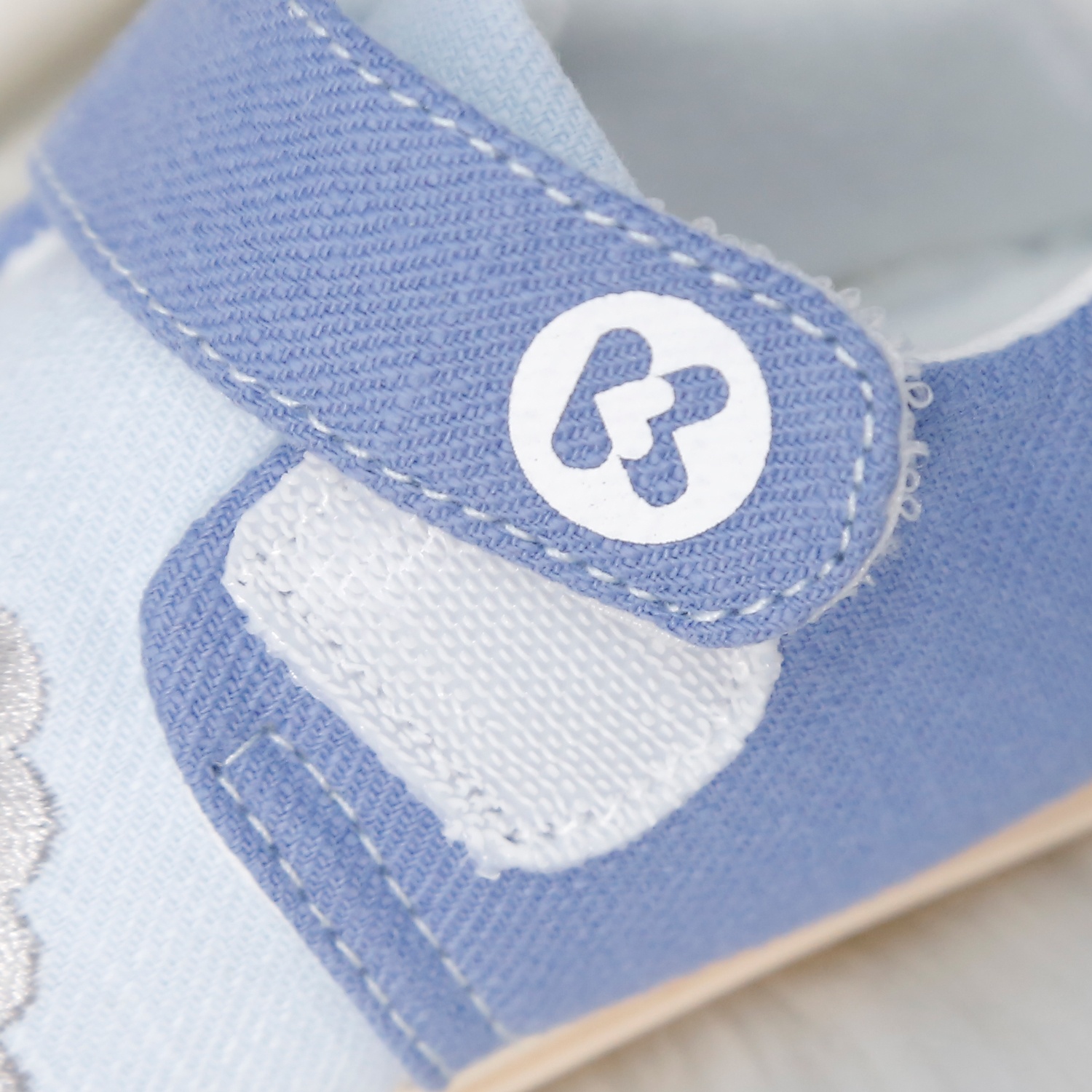 Giày tập đi cho bé KidsPlaza hình hươu cao cổ 25K-SH03 (Xanh) 