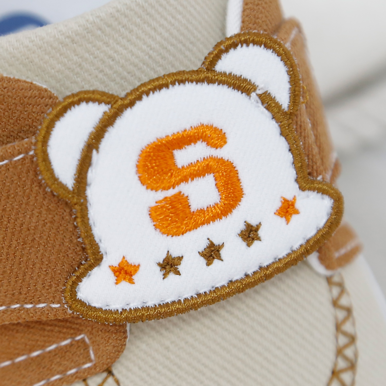 Giày tập đi cho bé KidsPlaza mũ S 25K-SH04 (Nâu be)