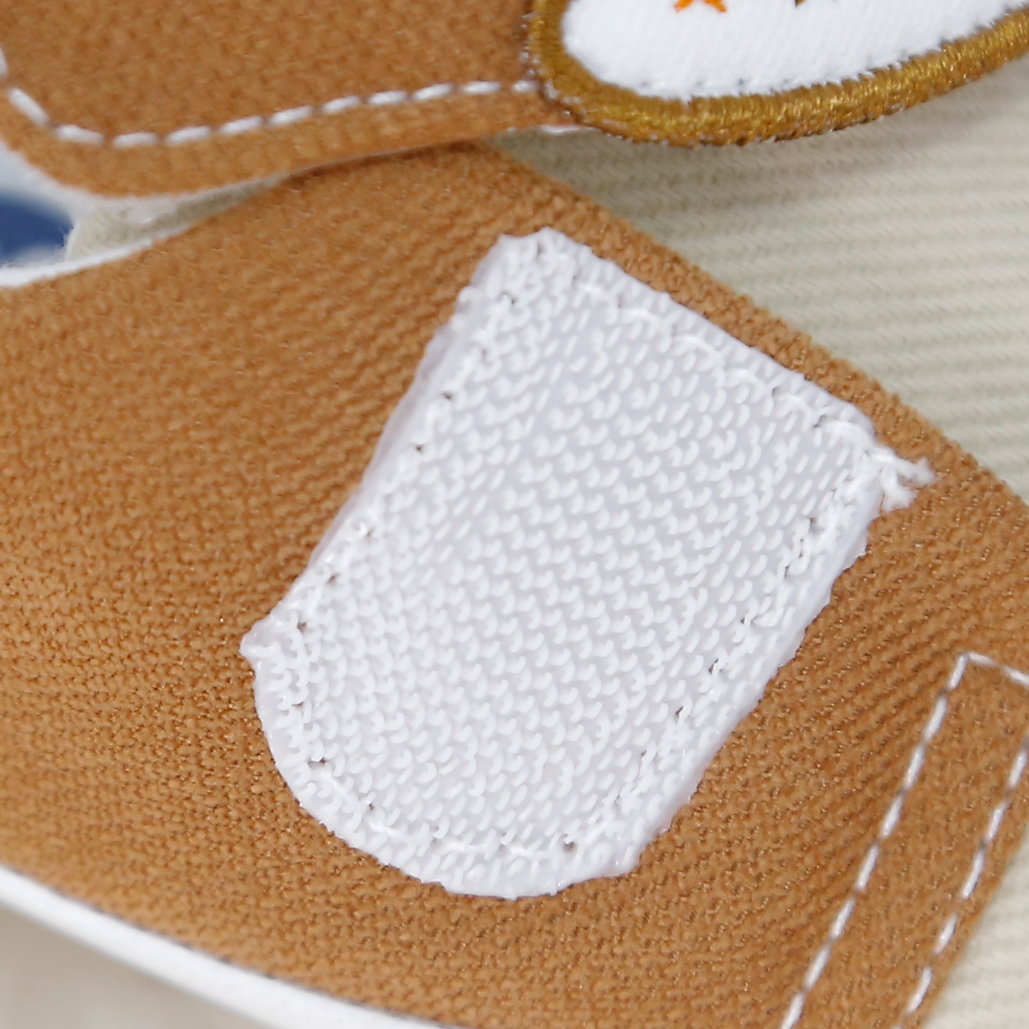 Giày tập đi cho bé KidsPlaza mũ S 25K-SH04 (Nâu be)