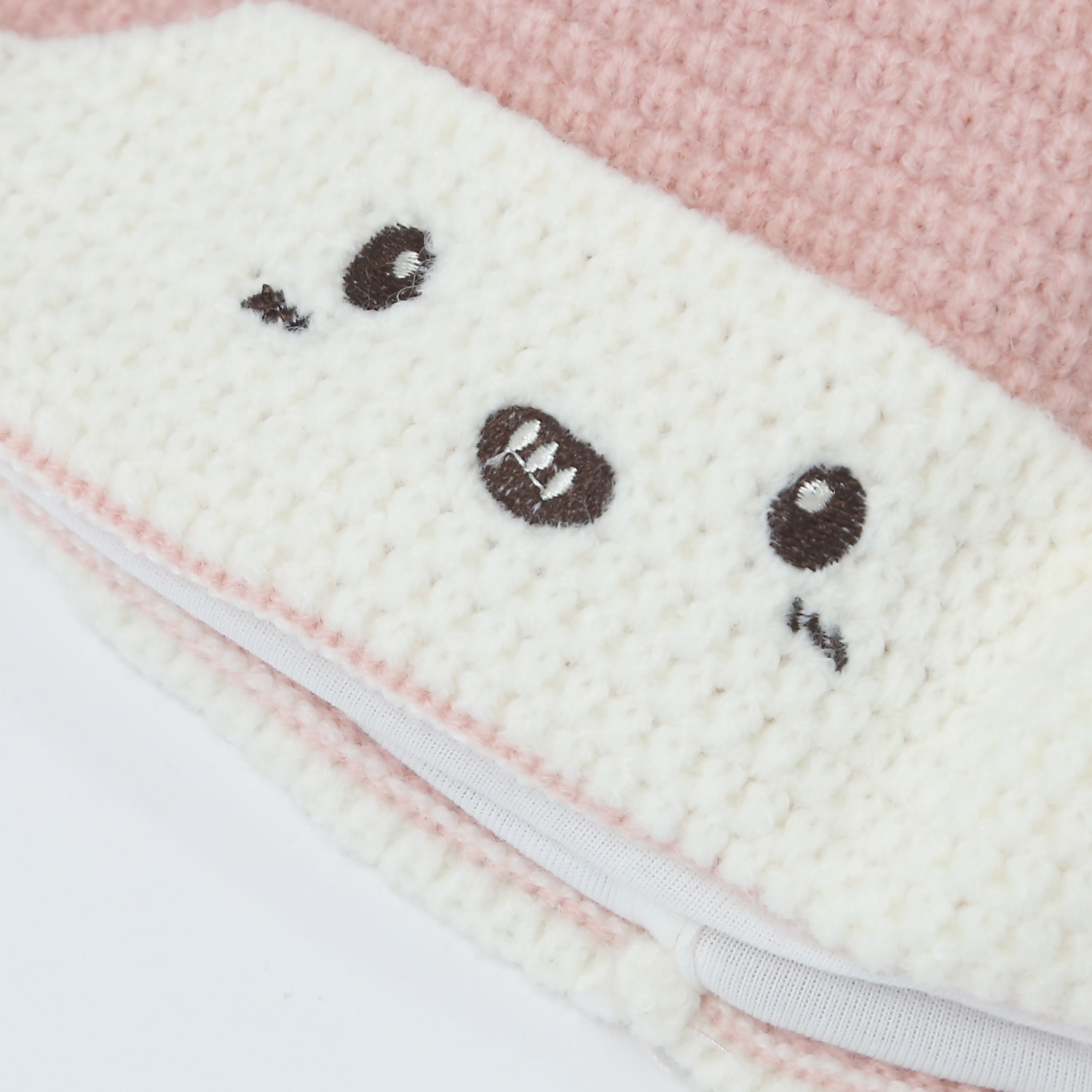 Mũ len hai cục bông dày chữ P 24K-B04 (Be) hình 3